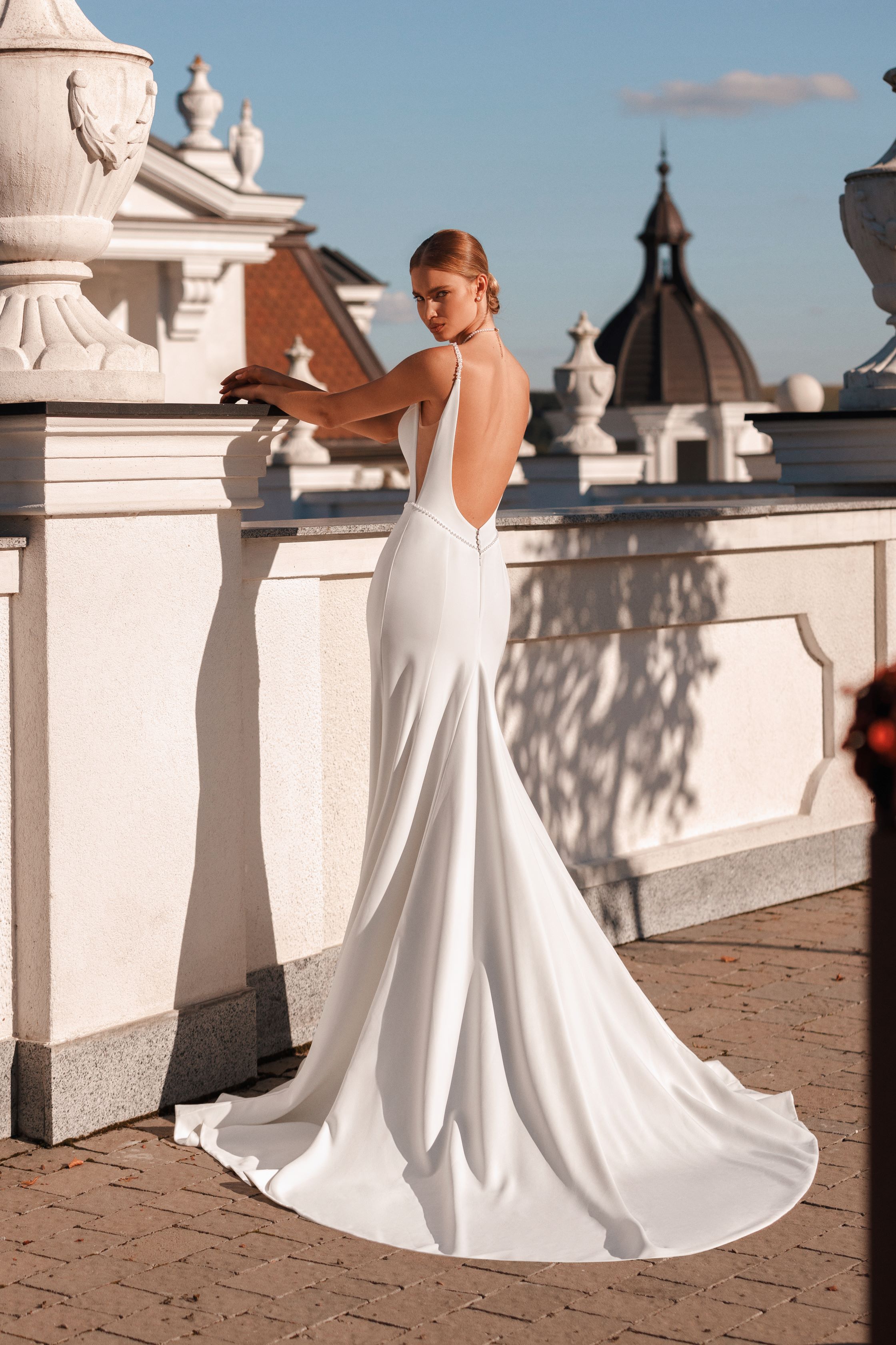 Vintage Brautkleid mit romantischem Rückenausschnitt und Spitzenborte