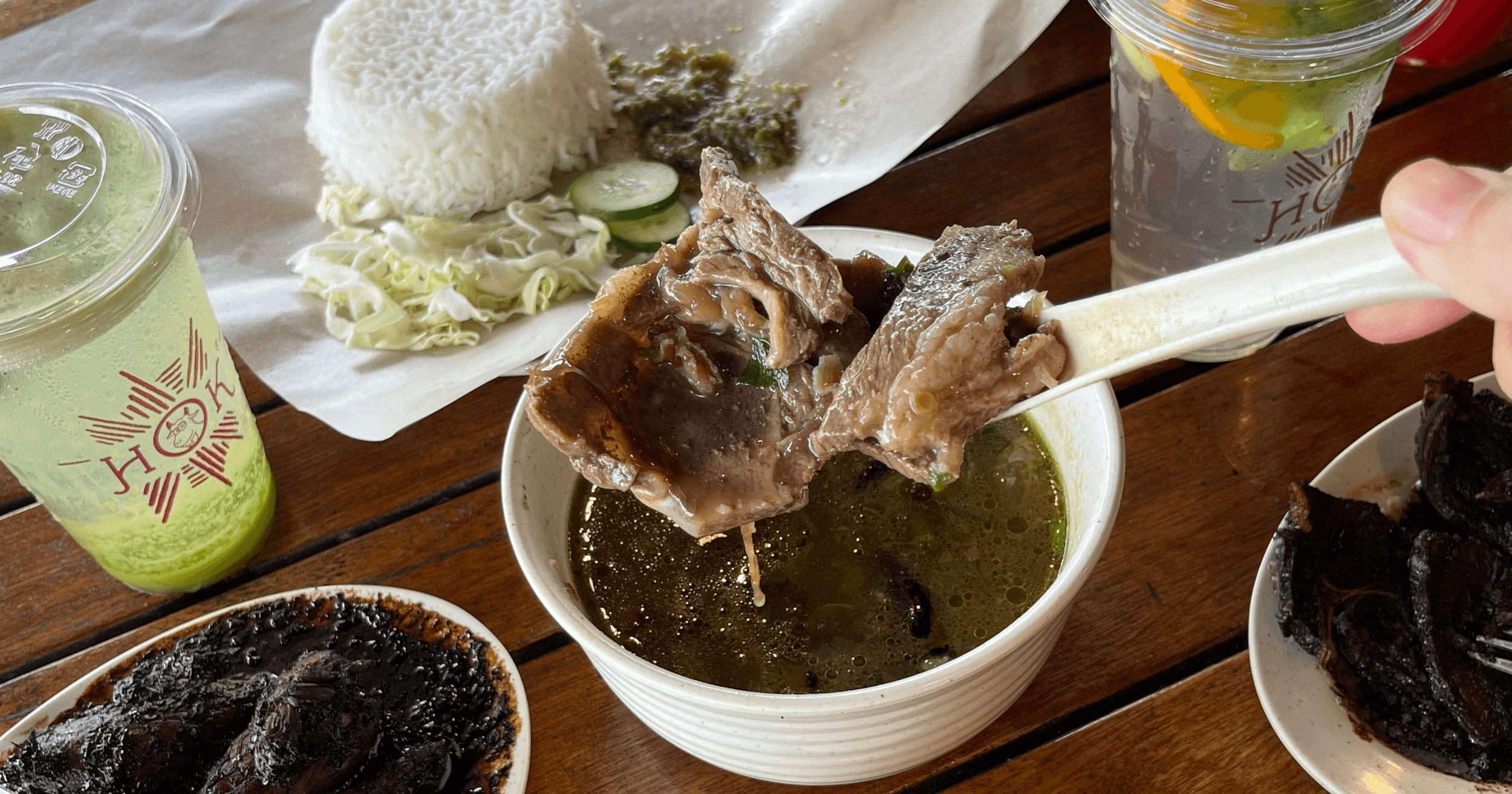 Hidangan menu restoran House of Kambing seperti sup kambing dan kambing bakar