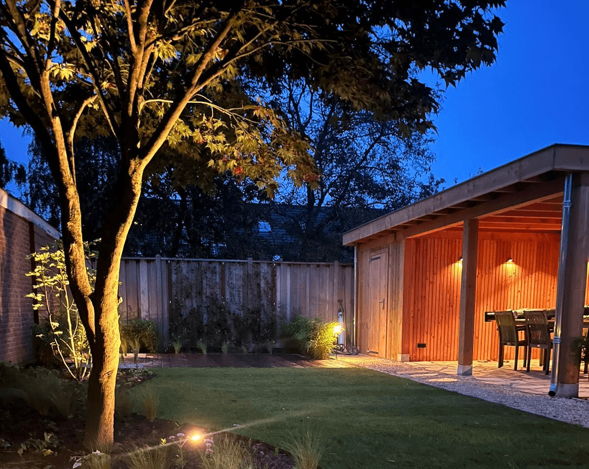 Buitenverlichting en houtwerk - Art gardens