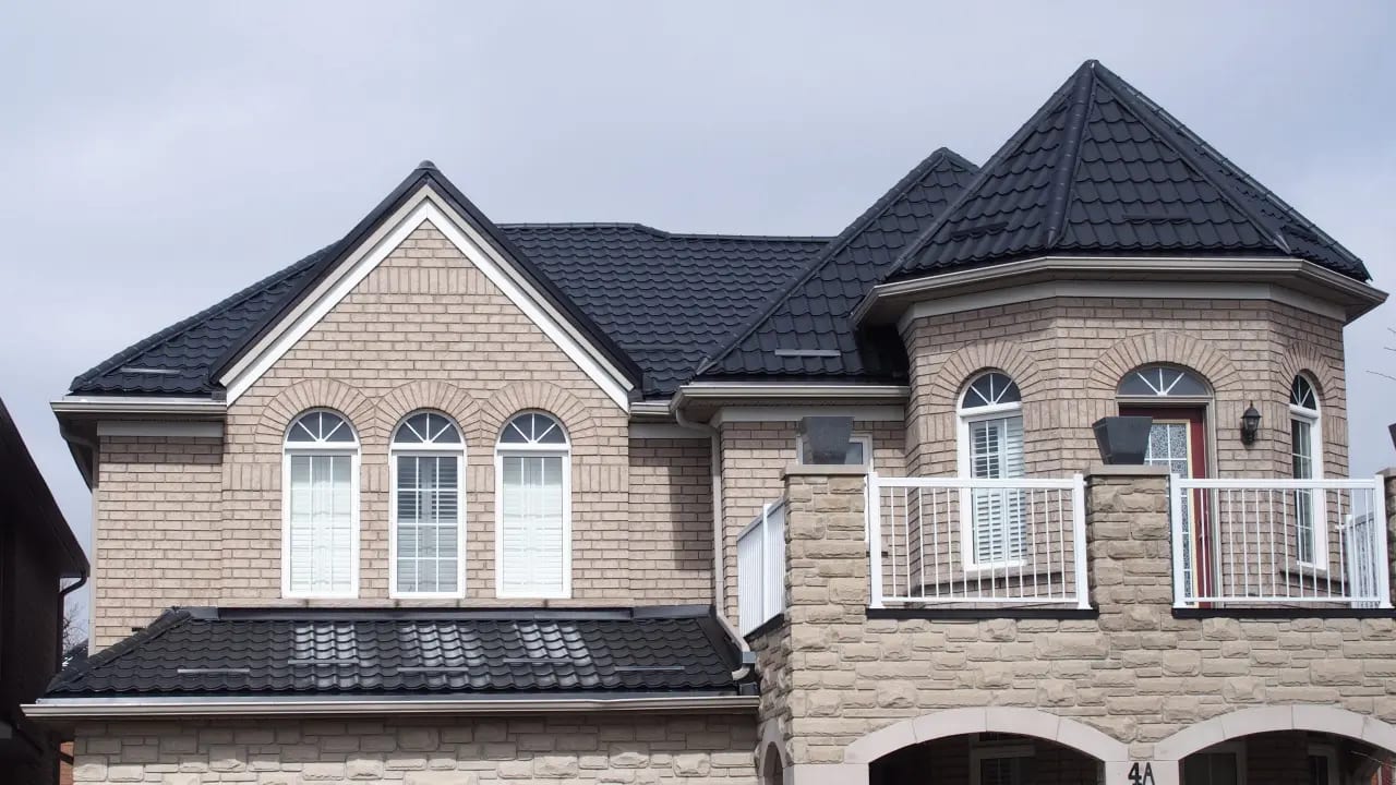 Metal roofing Mascouche - Quebec climate resistance