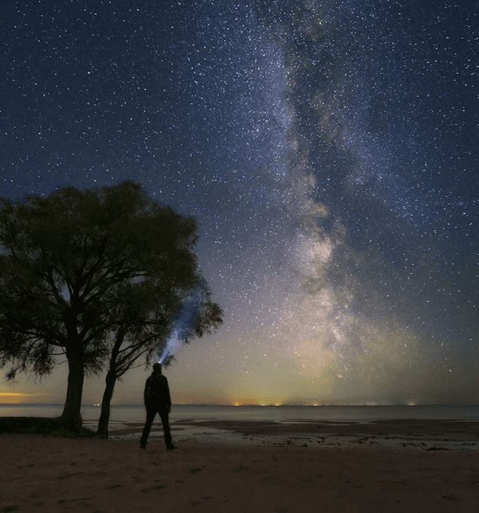 Photograph of a nightscape of the galaxy