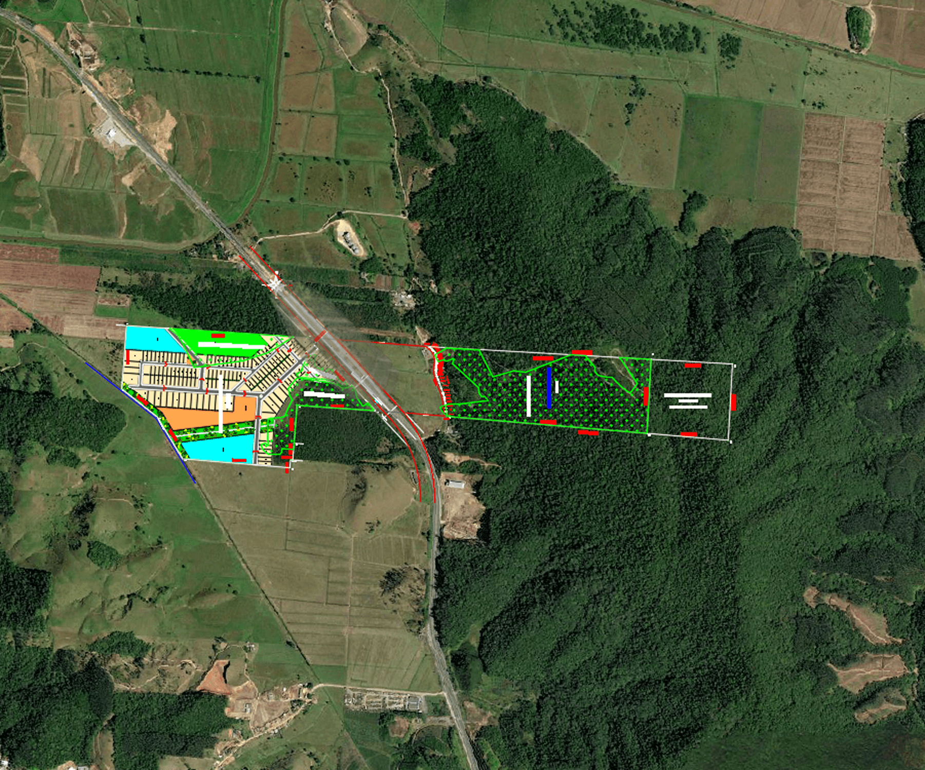 Vista aérea de satélite mostrando rodovia federal que corta a área de um futuro loteamento industrial com planta baixa colorida.