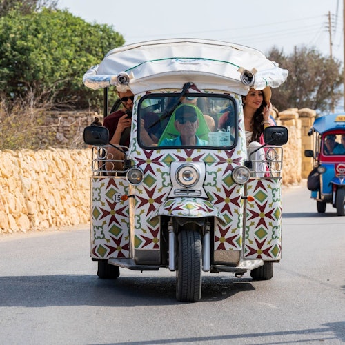 Ура, тур на тук-туці