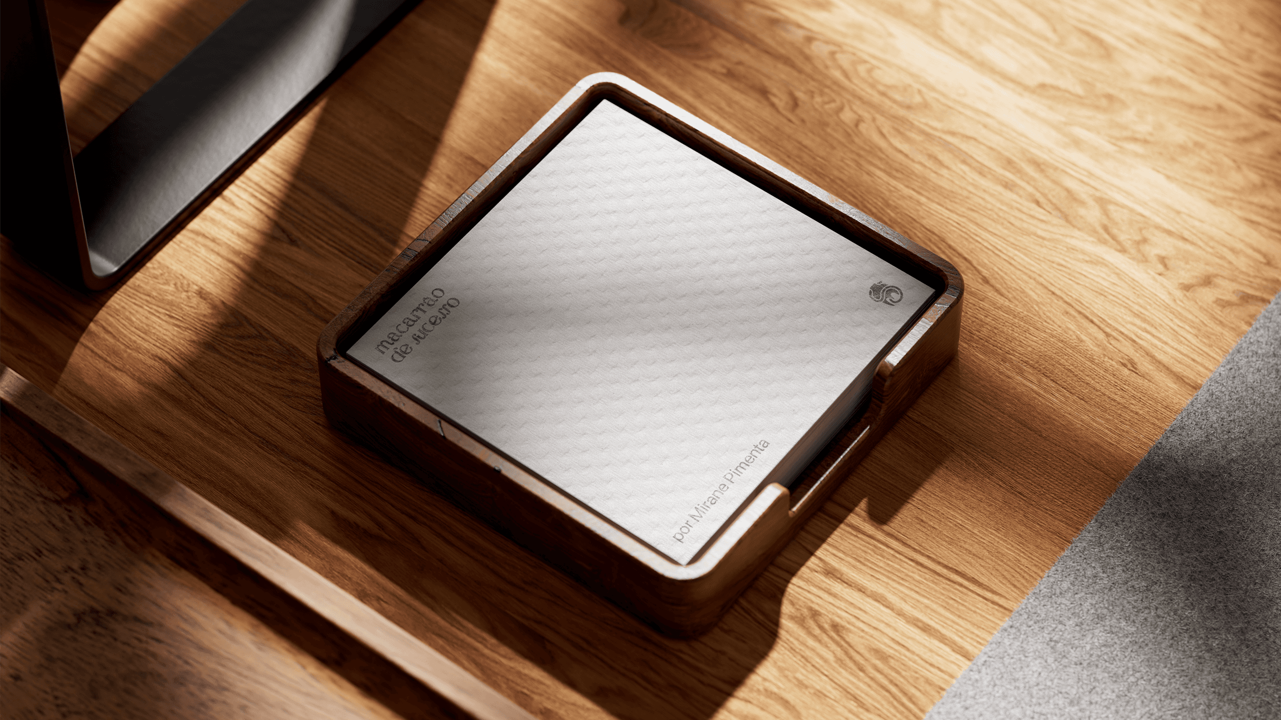 um conjunto de guardanapos de um restaurante, no guardanapo é possível visualizar elementos da marca e empresa Macarrão de Sucesso.