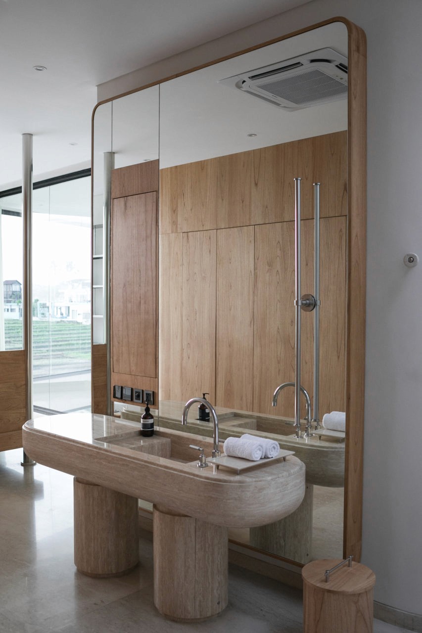 3-bedroom premium villa with rice field and volcano views in Canggu