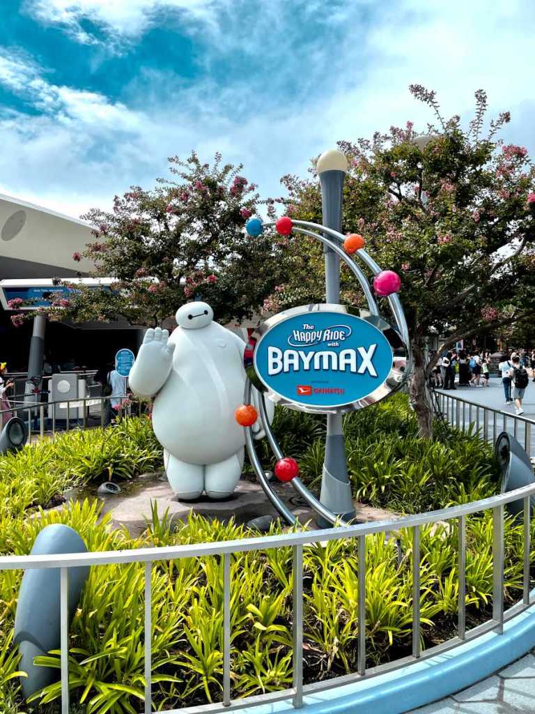 the happy ride with baymax sign, tokyo disneyland