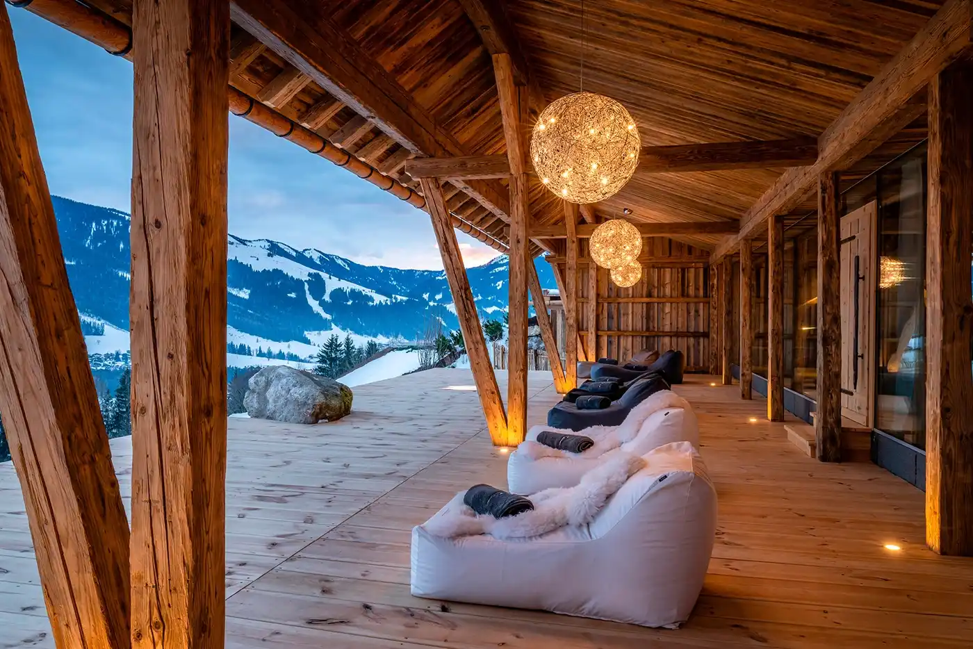 Lámpara Fil de Fer Outdoor de Catellani & Smith en exterior, perfecta para hospitality | ábc concept