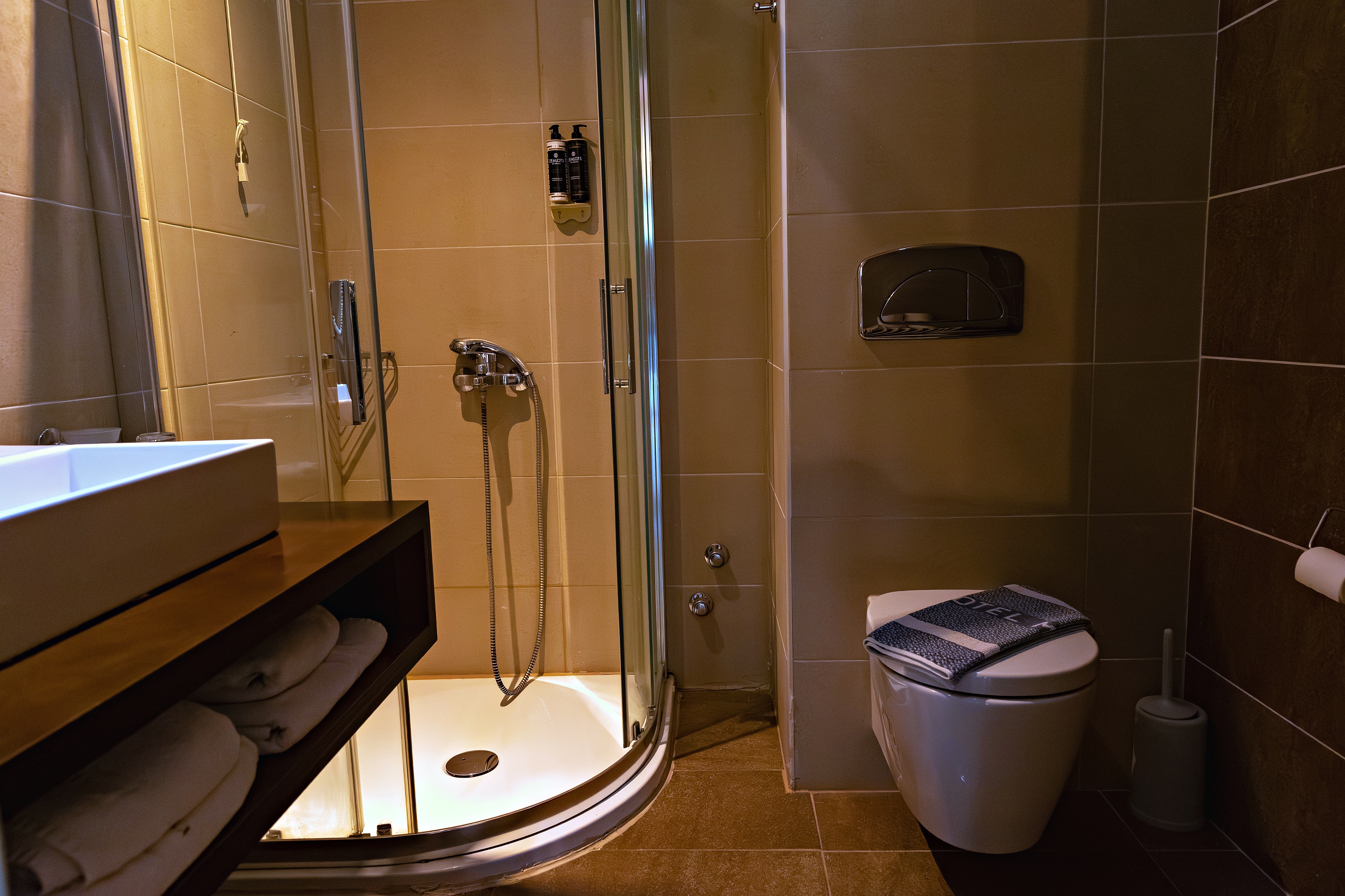 Room gallery image 3