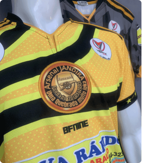 Modelagem Gola Y esportiva profissional aplicada em camiseta sublimada