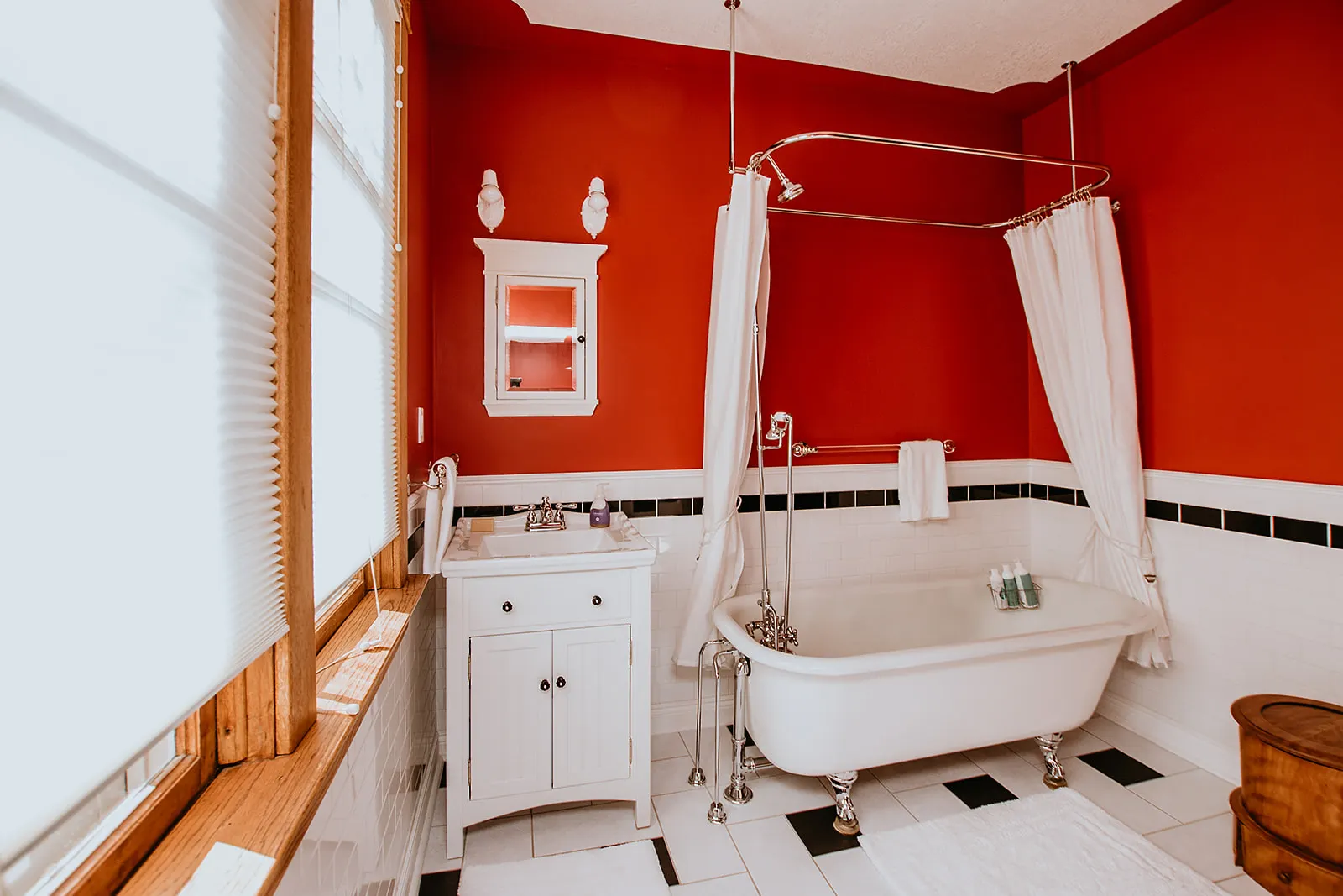 Bath 1 - Upstairs