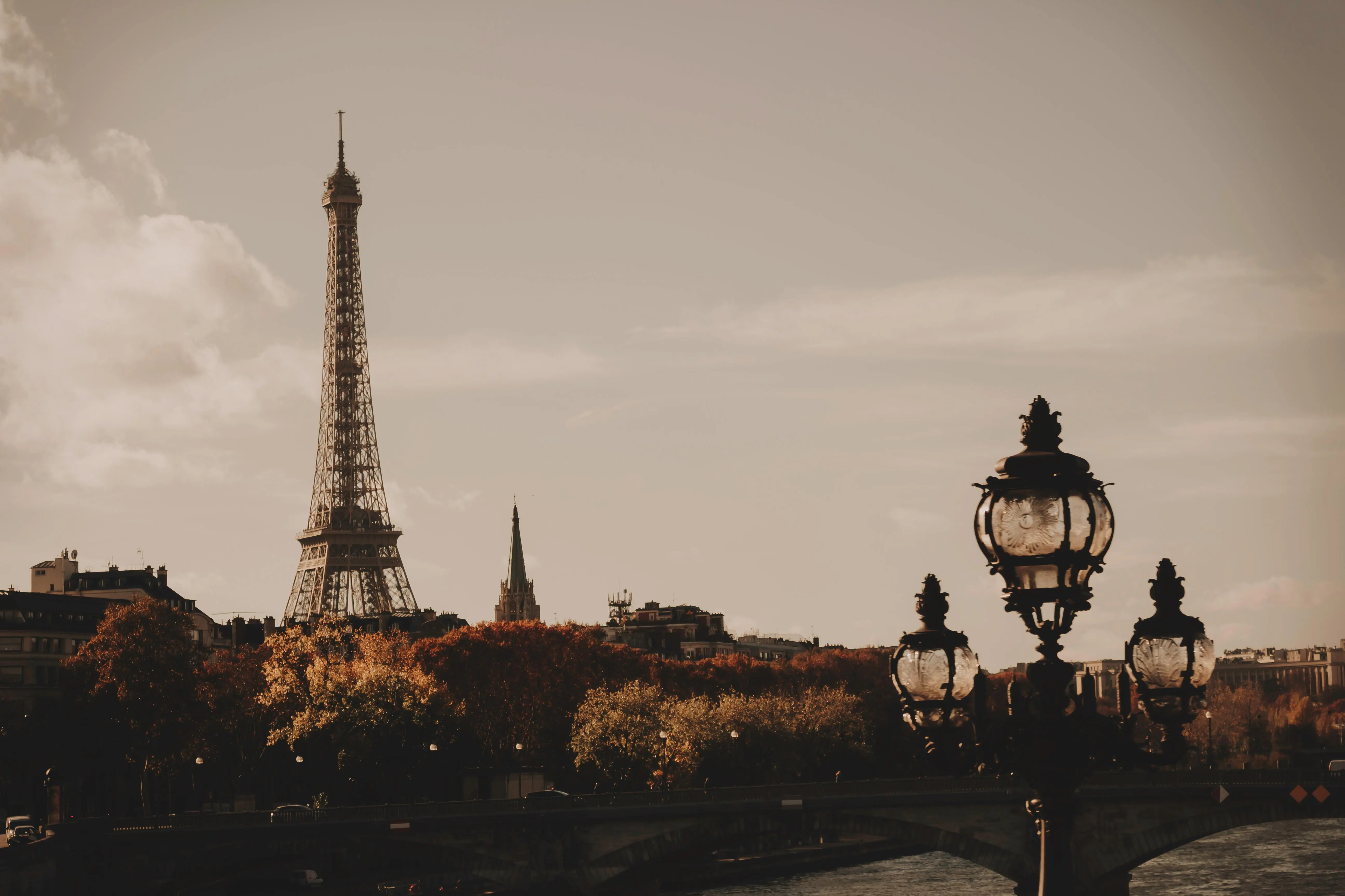 un paysage de la tour Eiffel