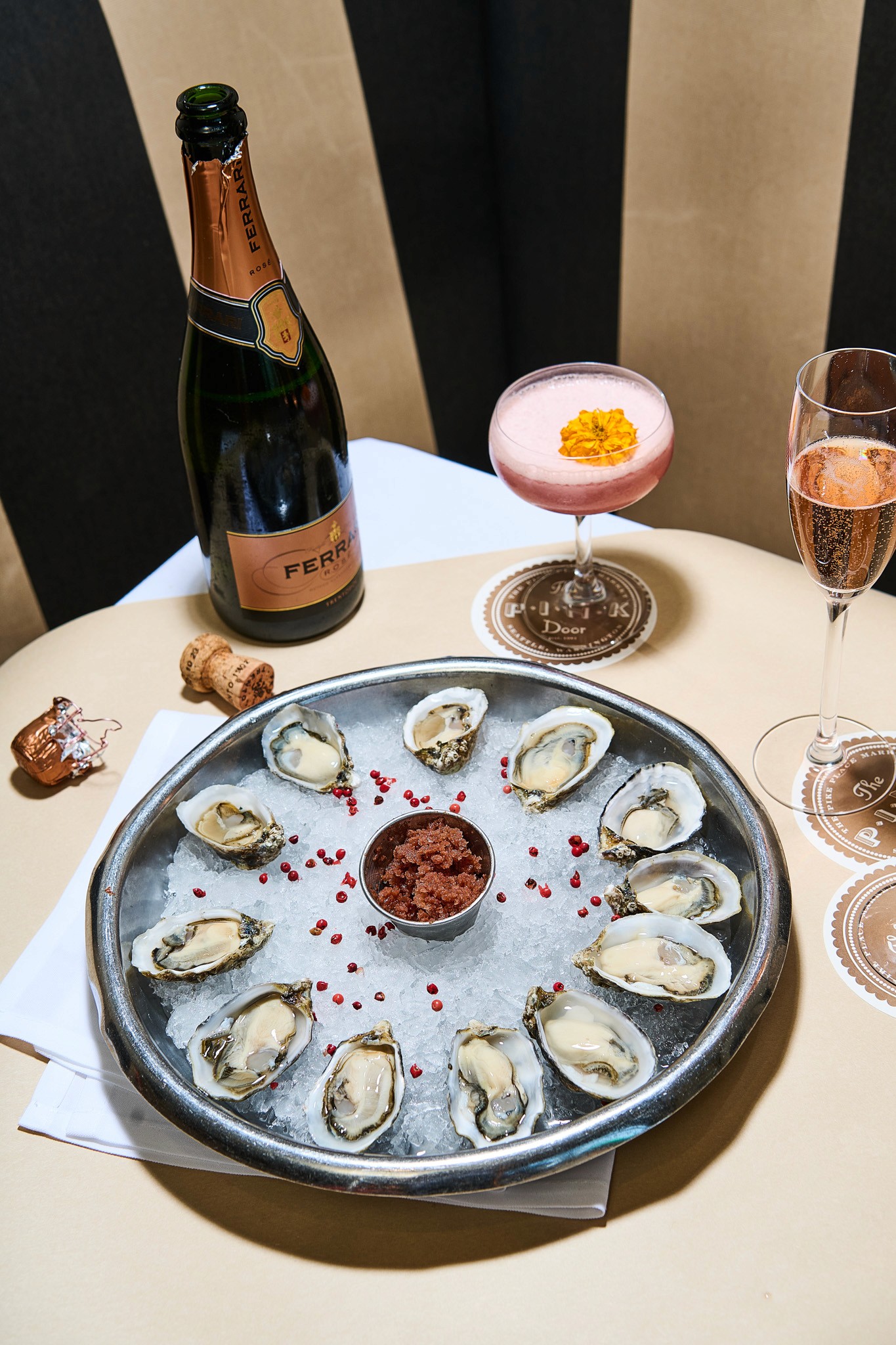 Sparkling wine and oysters
