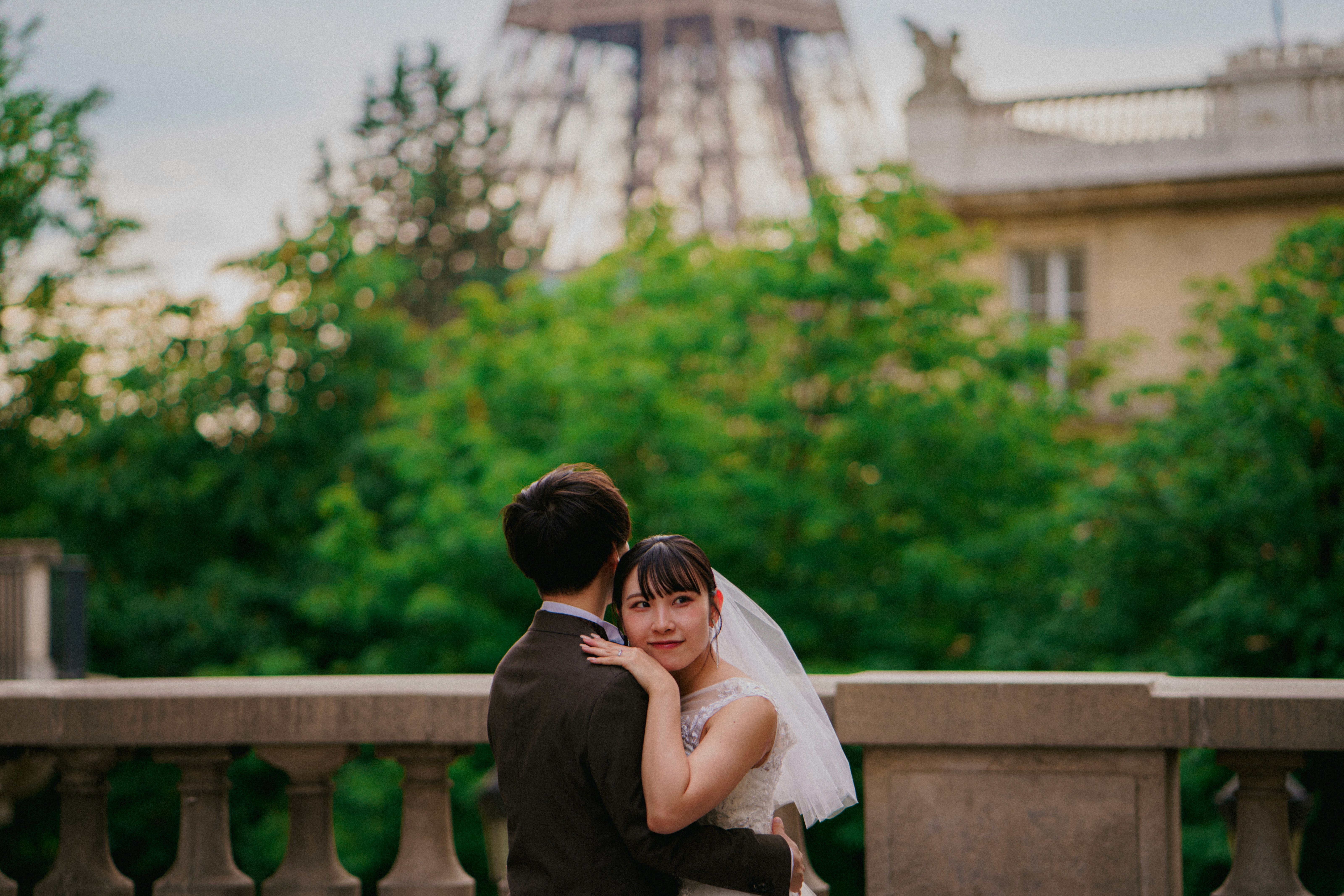 Paris Photographer - LeParisPro. Weddings, engagements, proposals, lifestyle and fashion photoshoots.