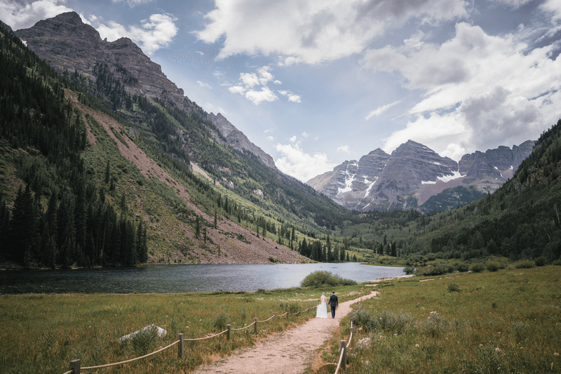 Maroon Bells wedding portraits by the lake