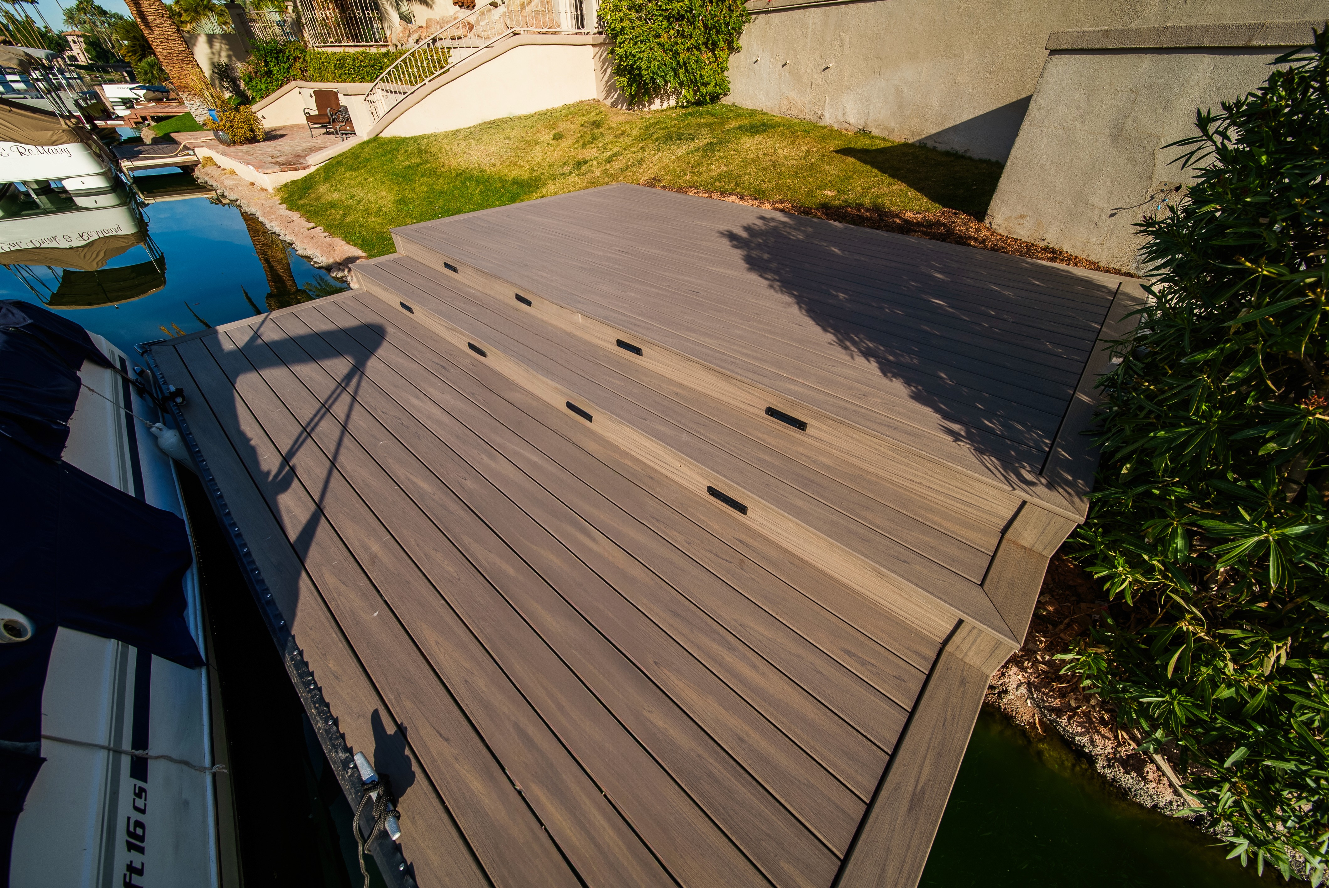 HBC Desks – Dockside Serenity with Trex Transcend Lineage
decking