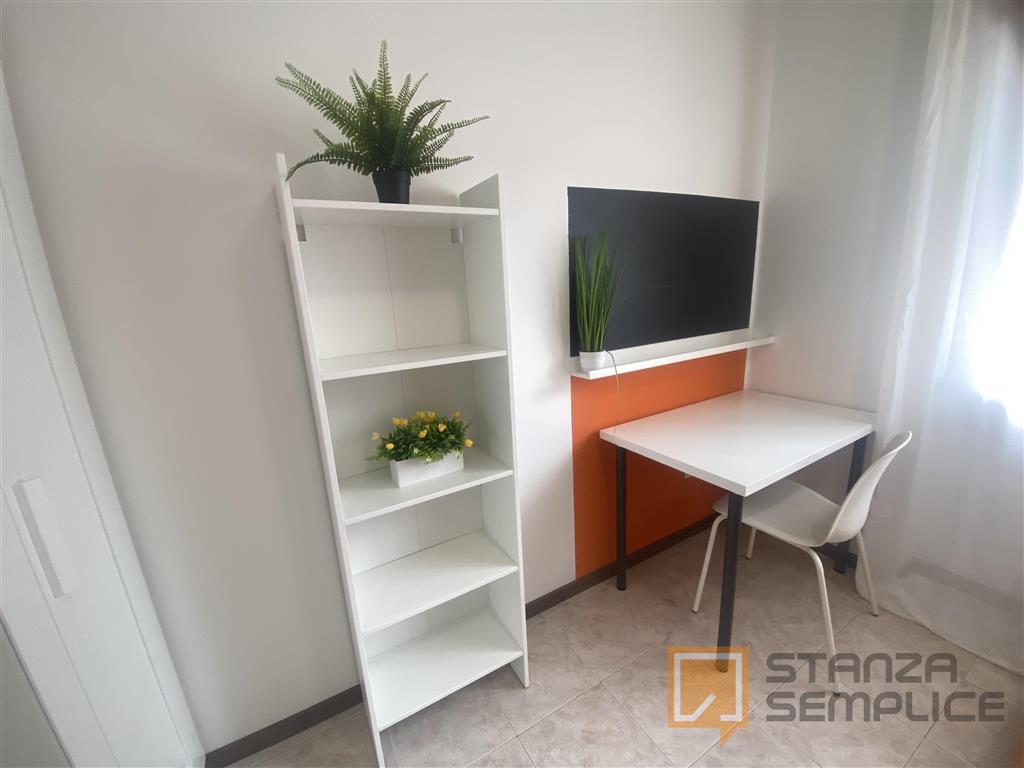 14 sqm room in Via FONTANA, Rovereto