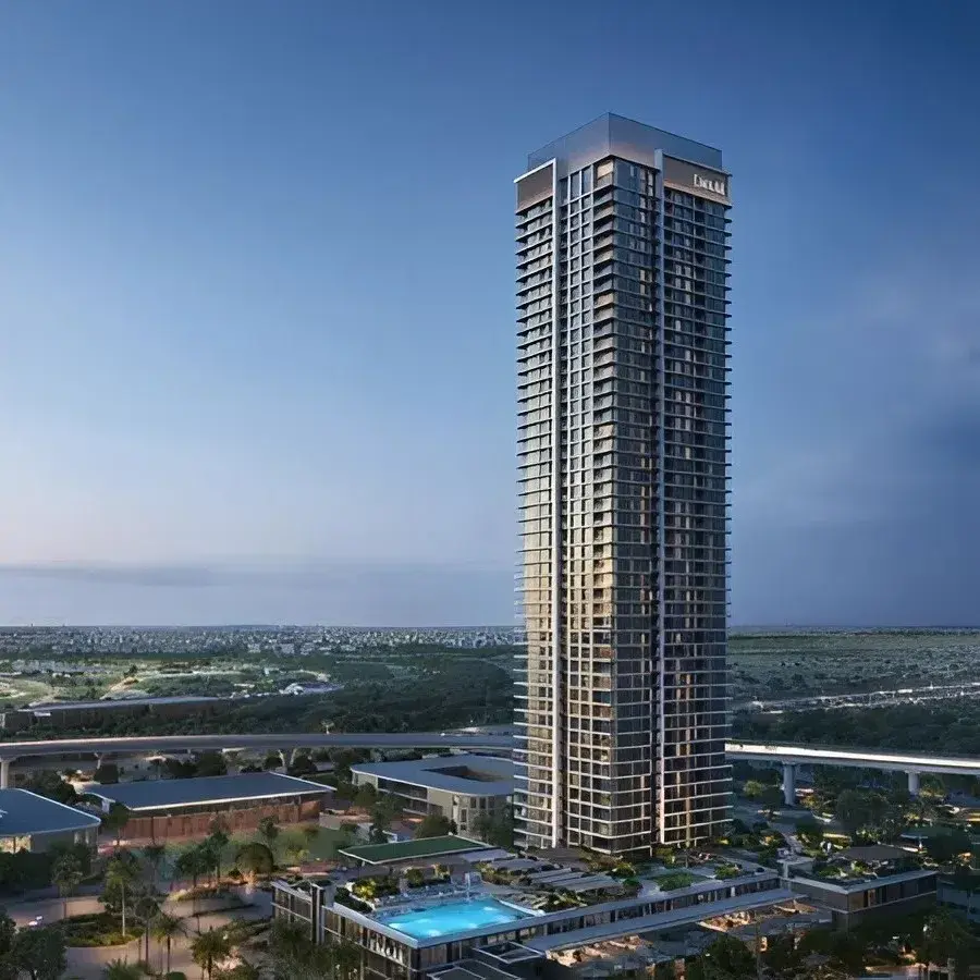 Lyvia by palace building view