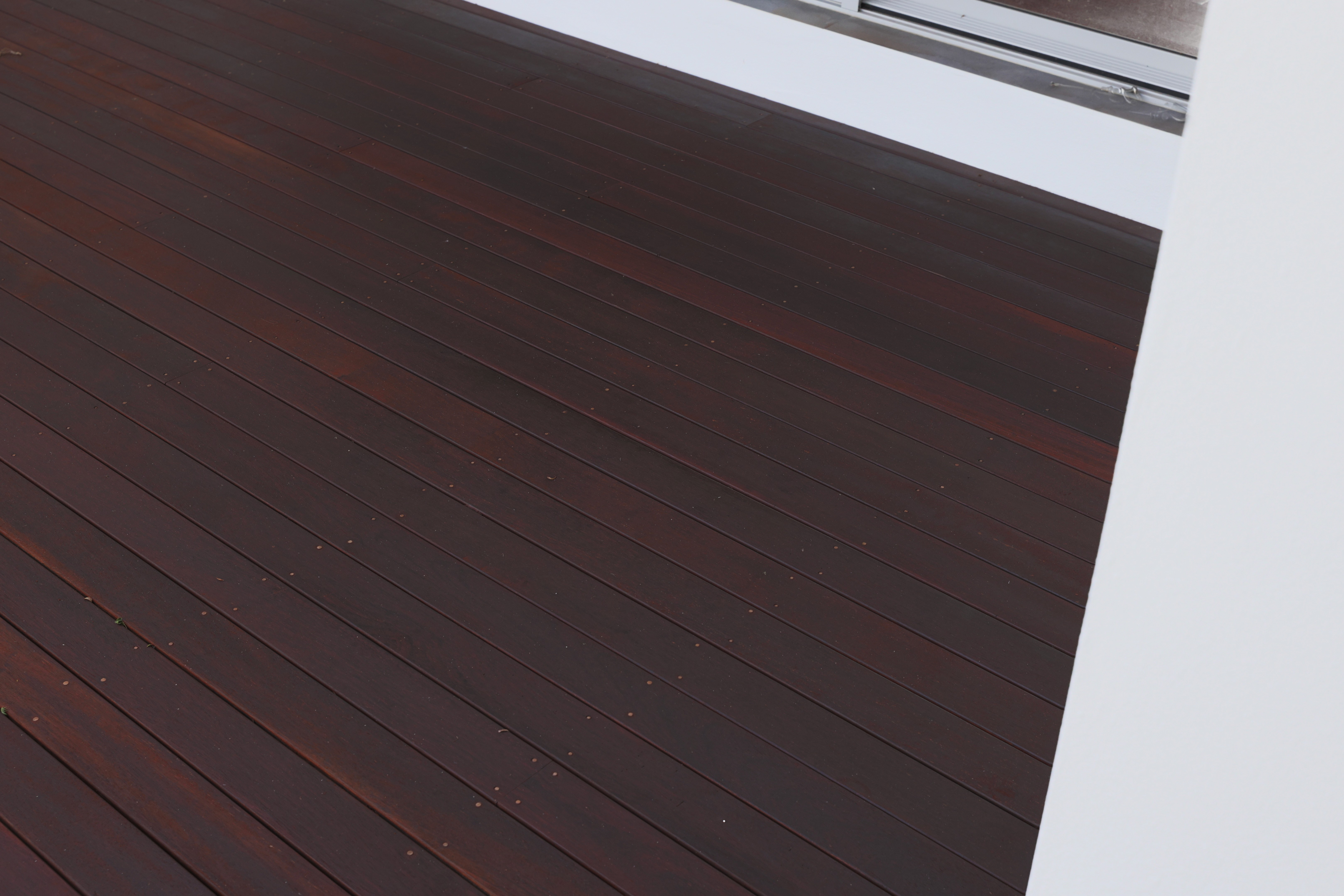 Timber cladding, deck and screen painting in Casuarina