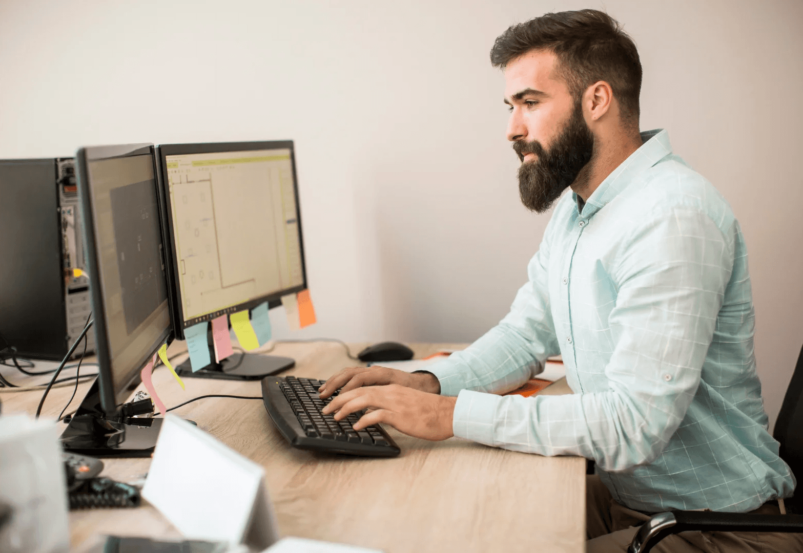 Personne travaillant dans l'informatique