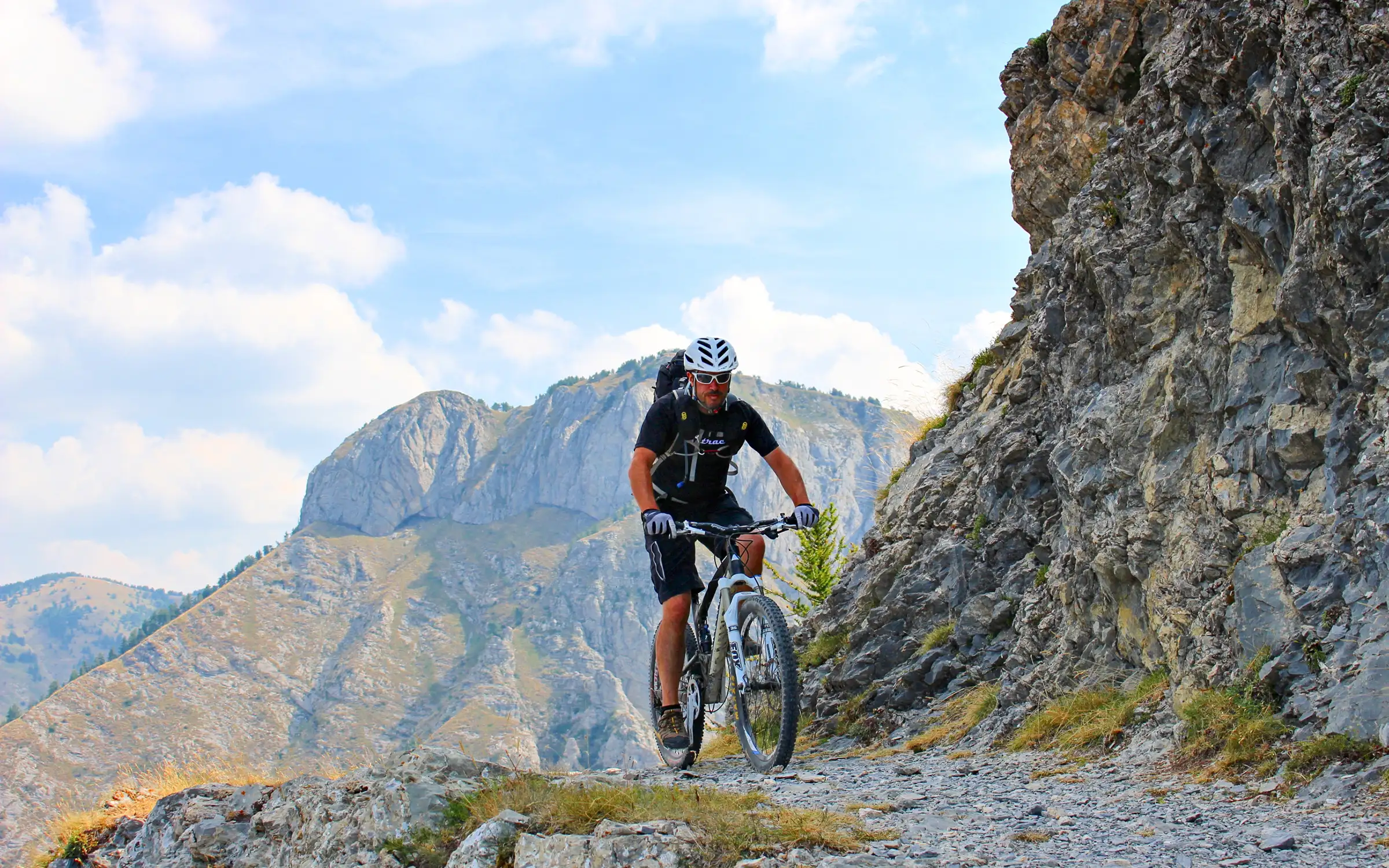 Sykkeltur fra Rifugio Don Barbera til Rifugio Allavena | Expa Travel