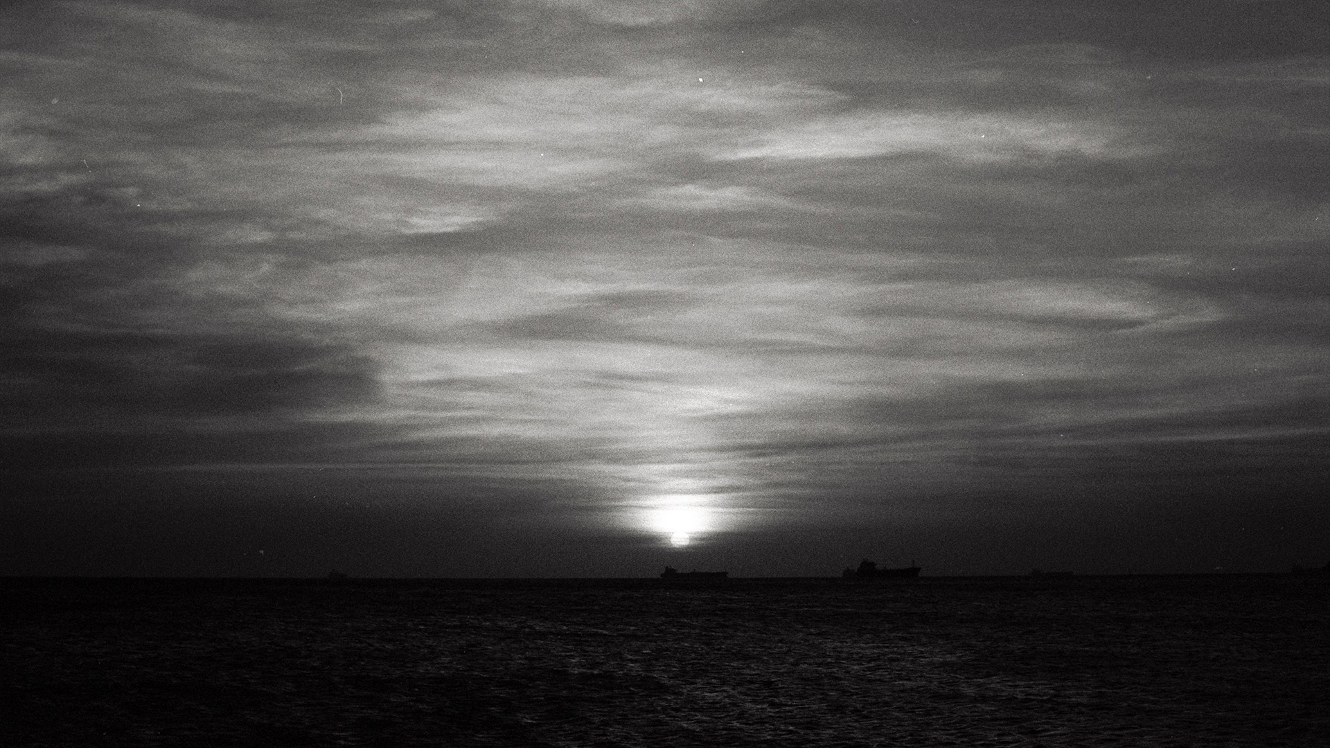 PETROLEO Film by Alavaro Pulpeiro