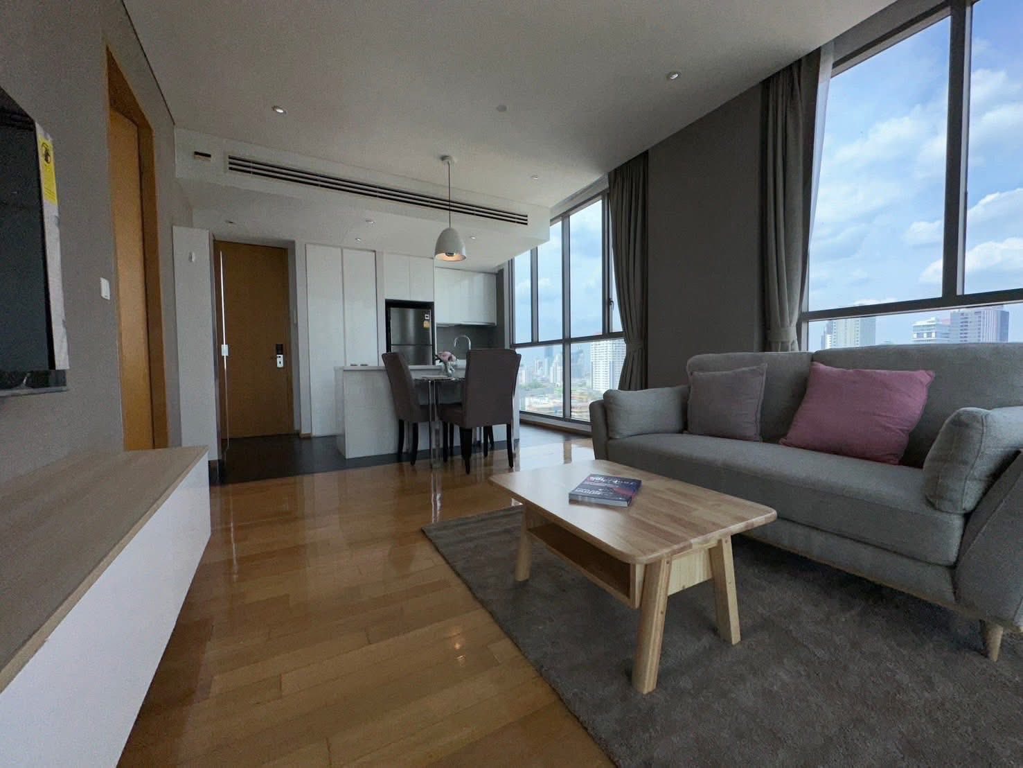 Aequa Residence 1 Bedroom Pet-Friendly Condo 2