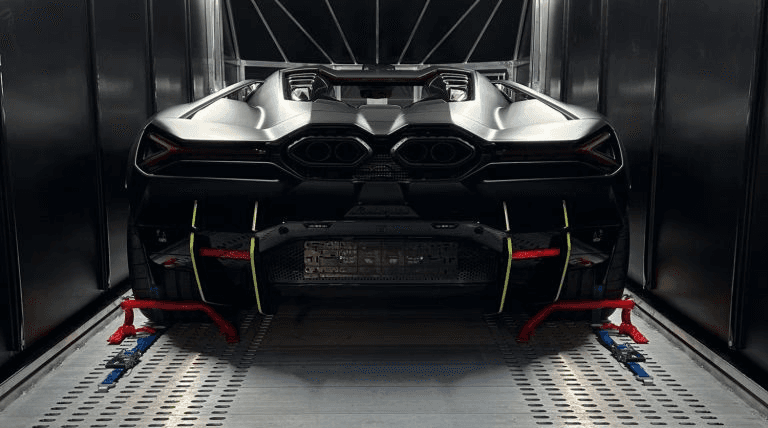 Lamborghini Revuelto