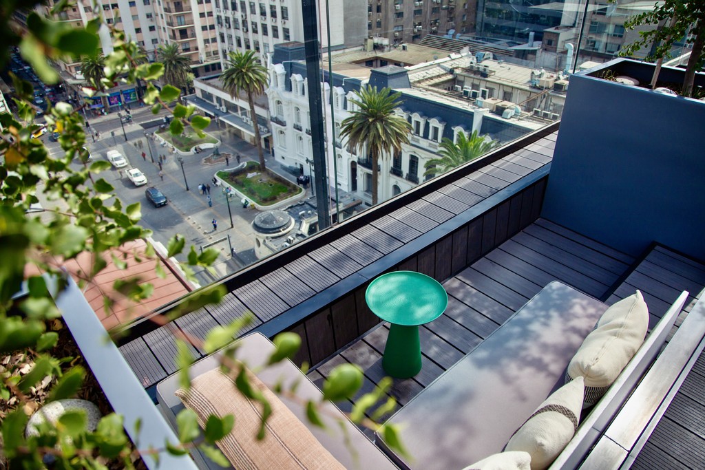 Dine & drink in debaines