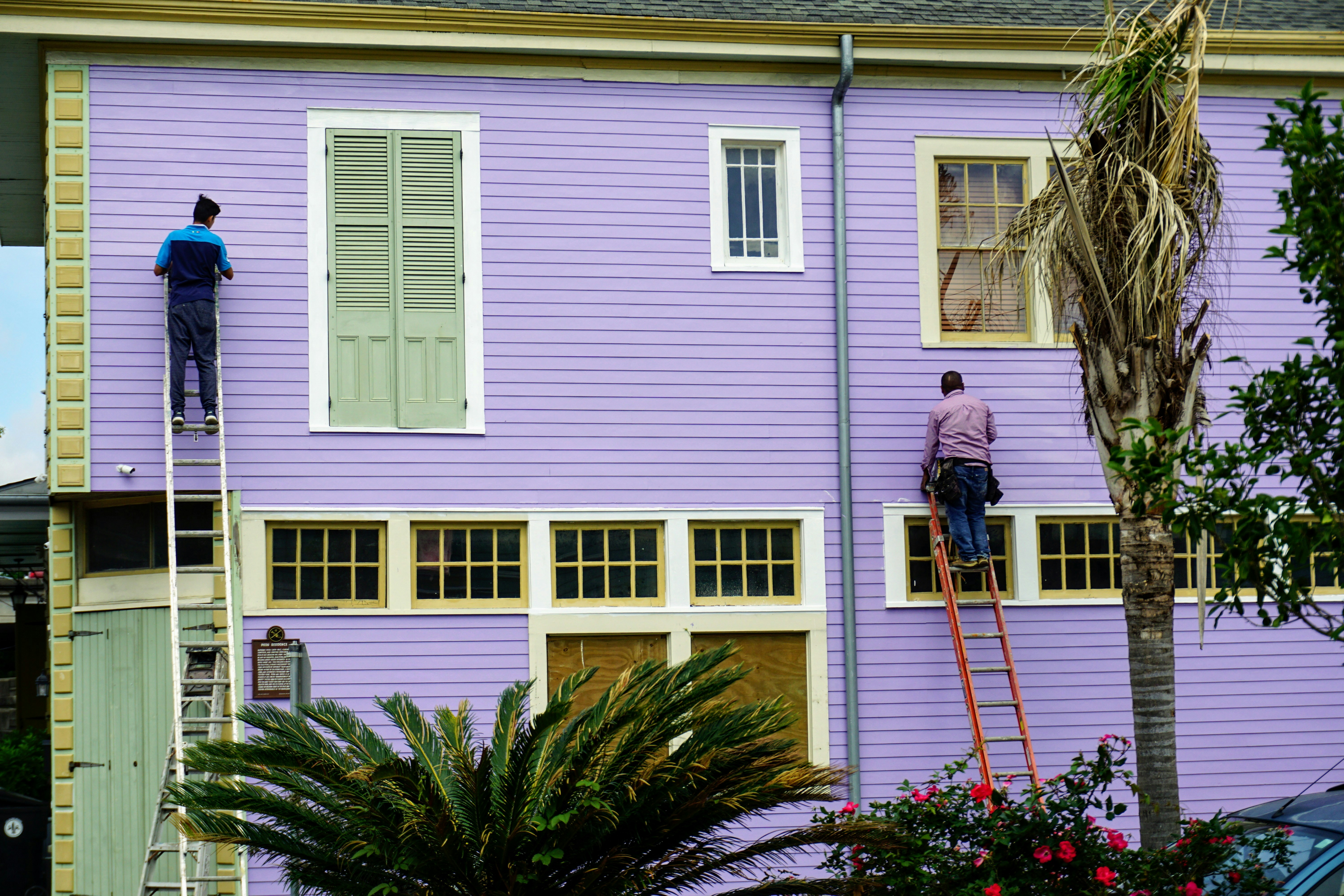 Expert Handyman Siding Repair in Vancouver - Find Near Me!