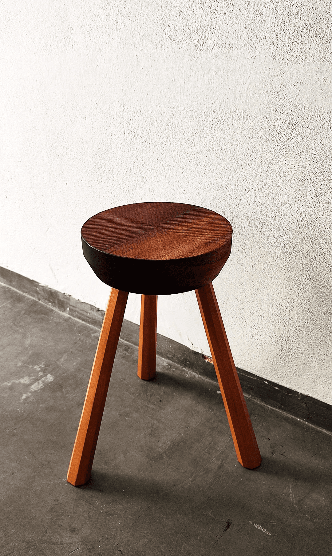 taburete de madera artesanal low stool