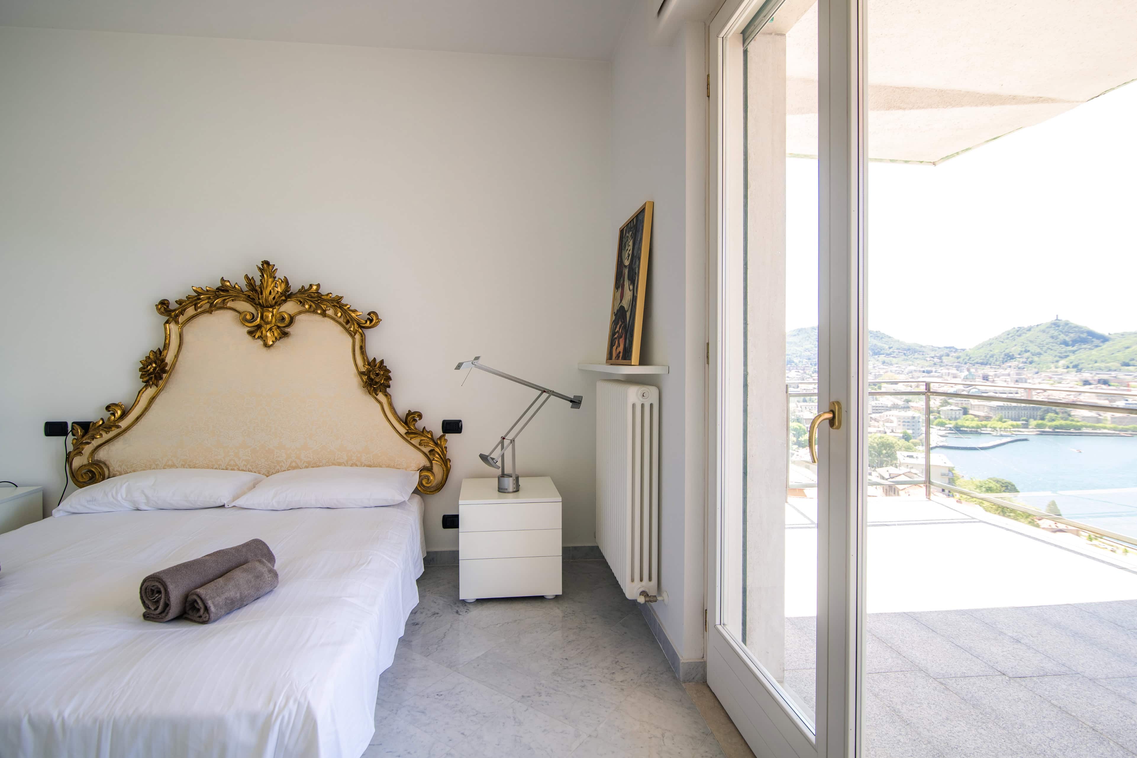 letto terrazzo vista lago como