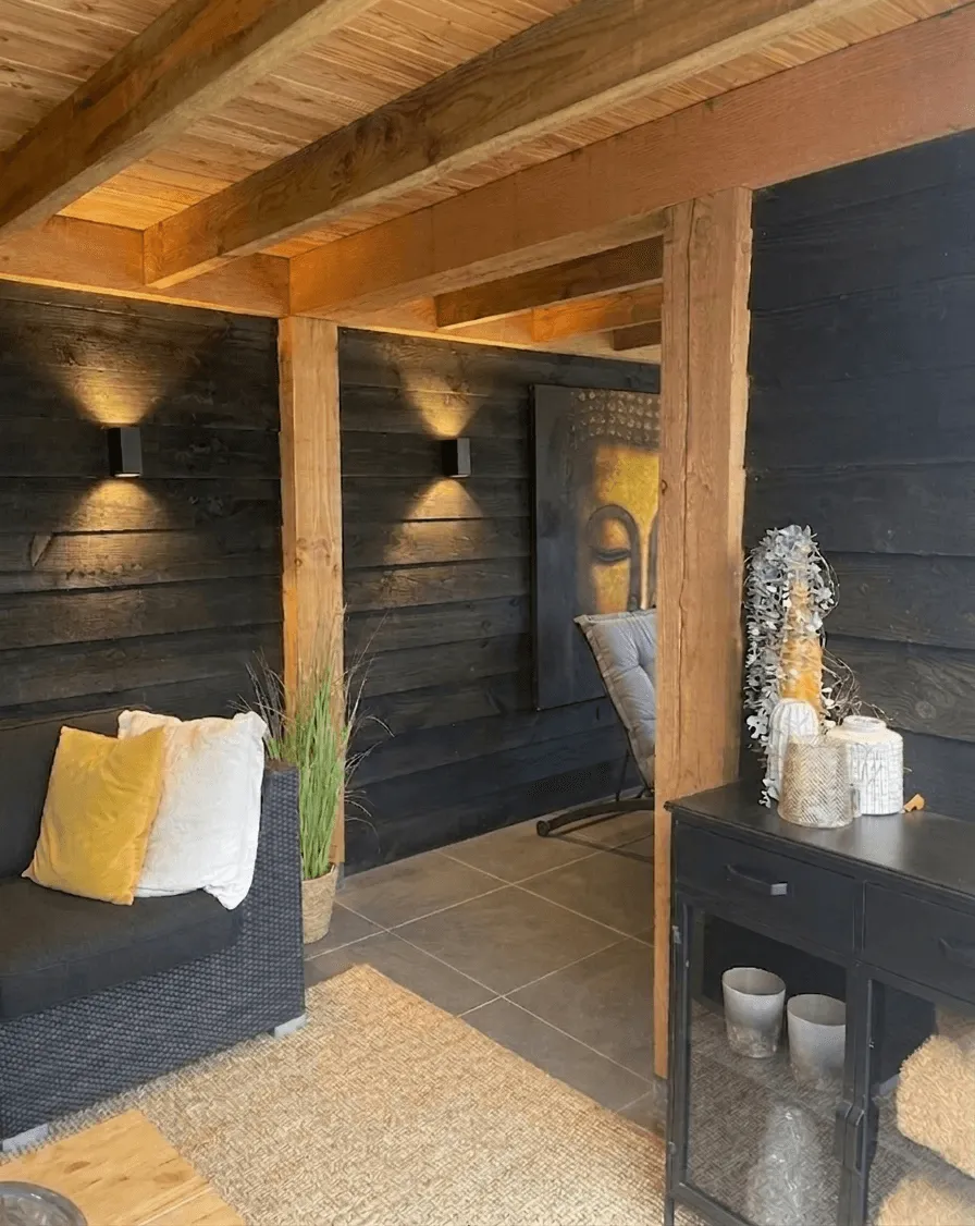 Tuinaanleg van een houten bijgebouw door Star Landscaping te Cuijk