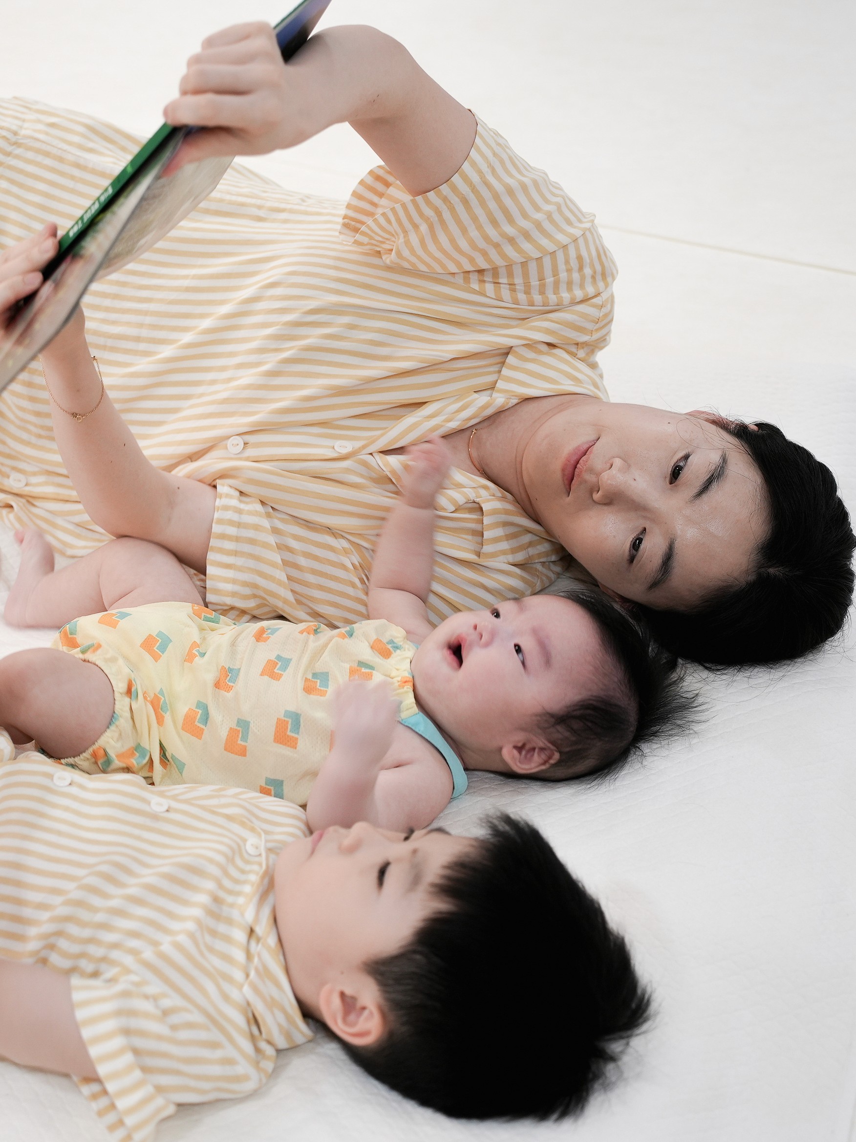 아기 백일 홈스냅 촬영 후기 | 온미스냅이 담아낸 자연스러운 백일 홈기록