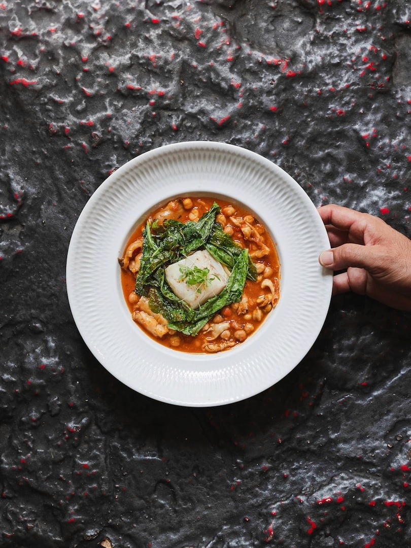 Lombo de bacalhau, sames e grão-de-bico