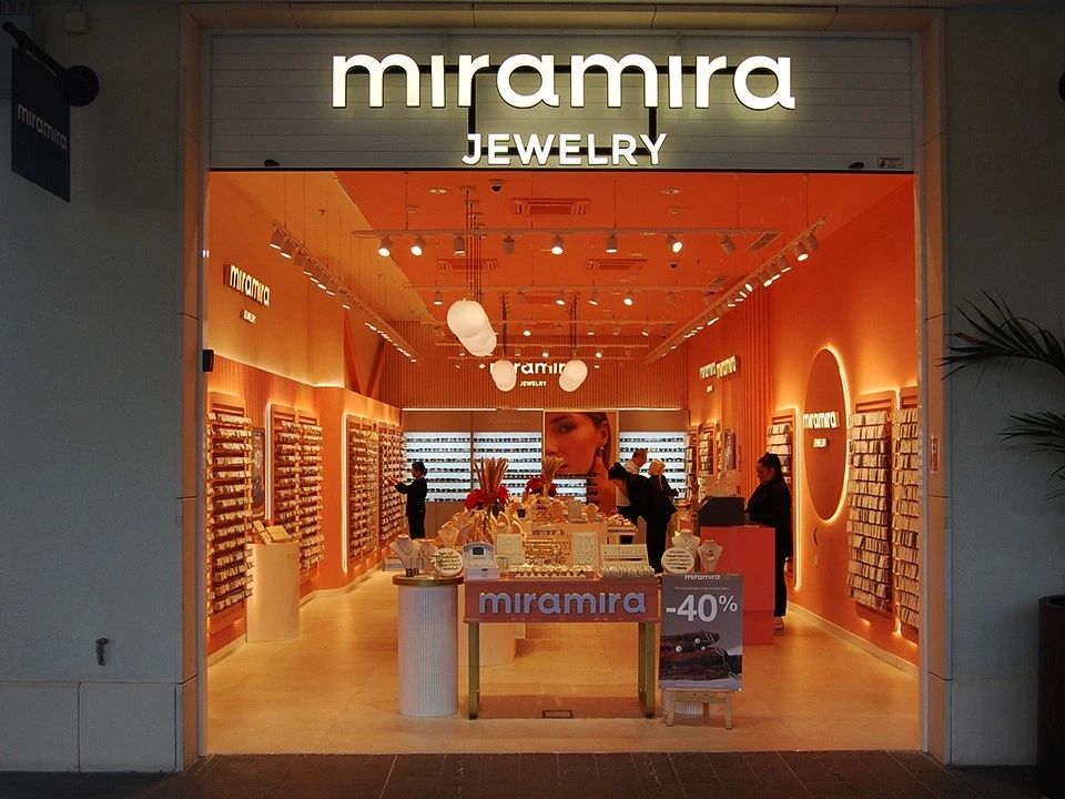 vue extérieur d'une boutique miramira