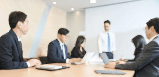 MAPS 특허법인 전문 변리사 업무 회의 장면