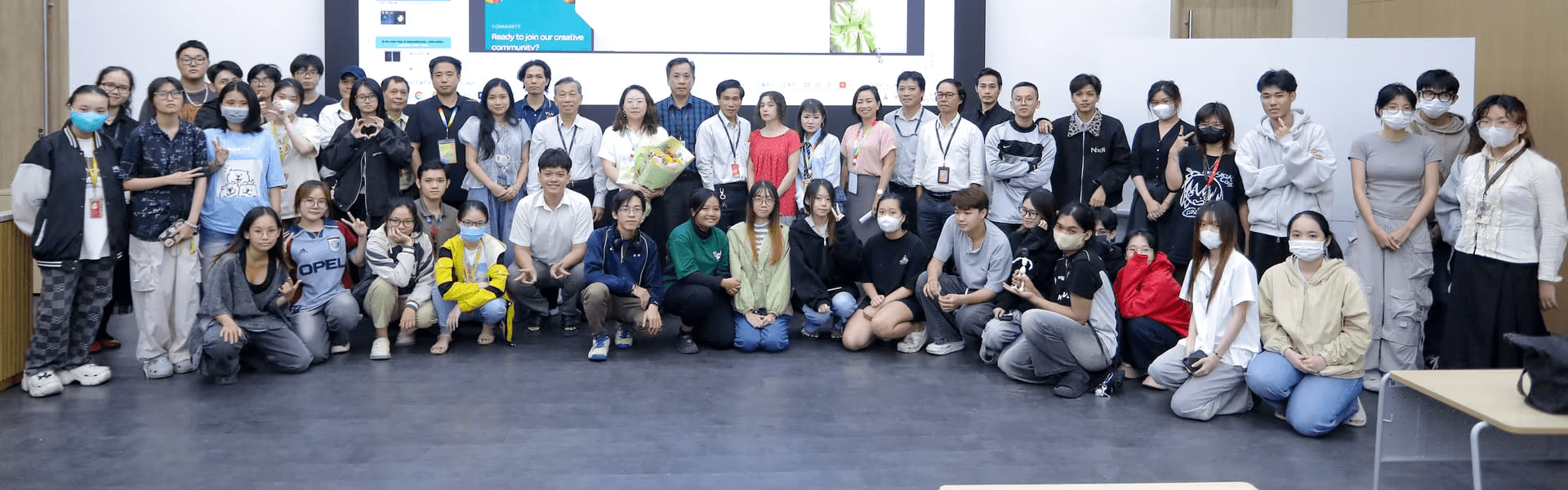 Sinh viên Thiết kế Mỹ thuật số thực hành sử dụng công cụ AI trong sáng tạo hoạt hình