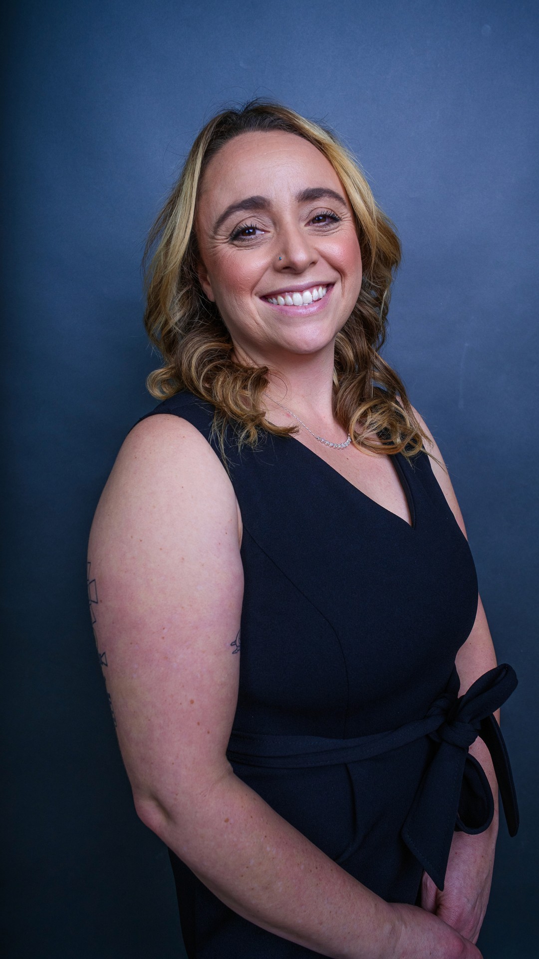 newbord portraits of mother and her newborn baby