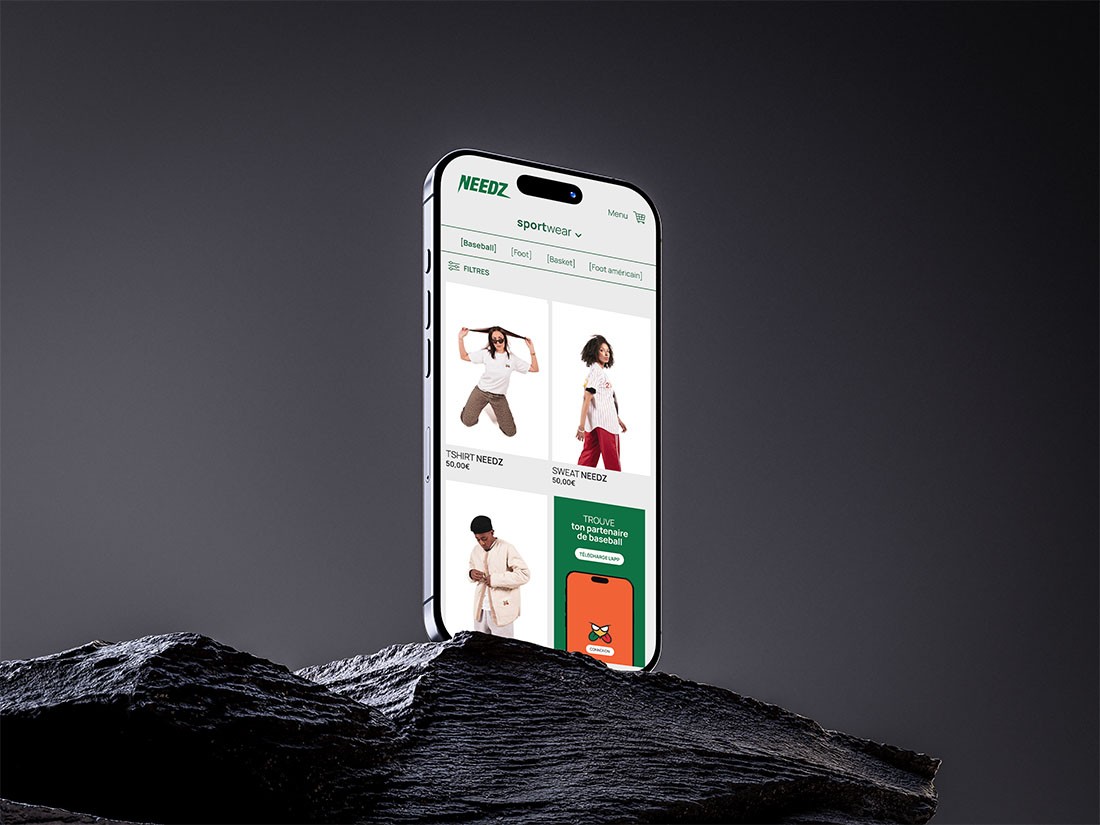 Vue produit mettant en avant un article phare avec détails et options d'achat.