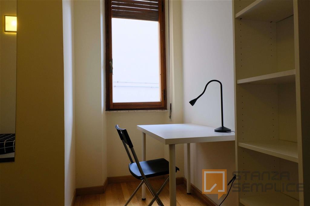 10 sqm room in Via Pola n, Cagliari
