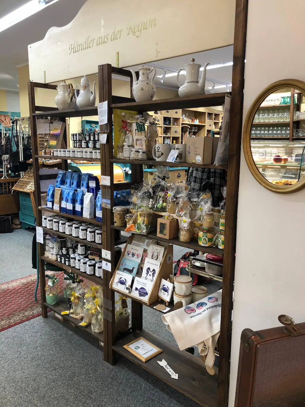 Regal von Reginalen Produkten