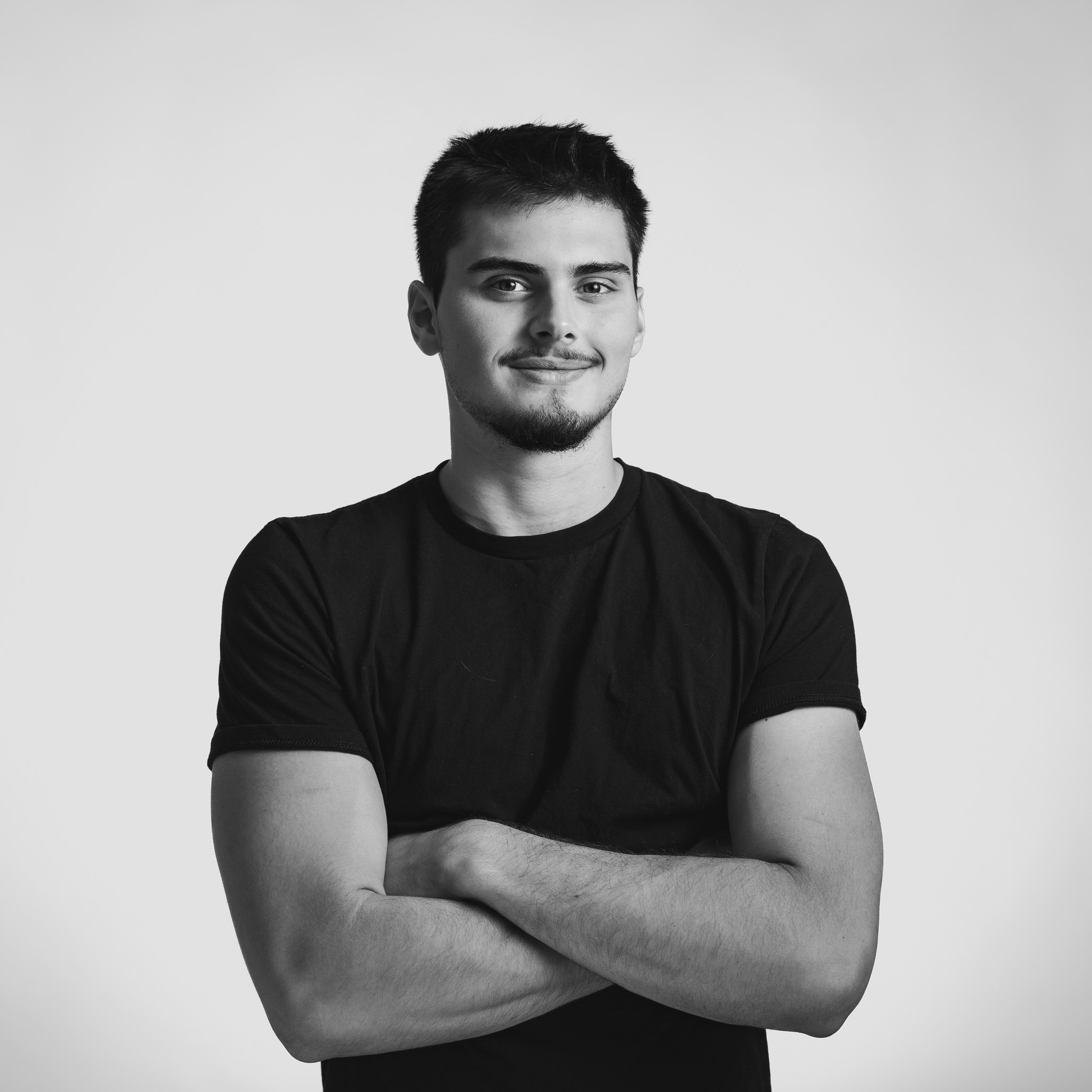 Concetrated triathlete grayscale