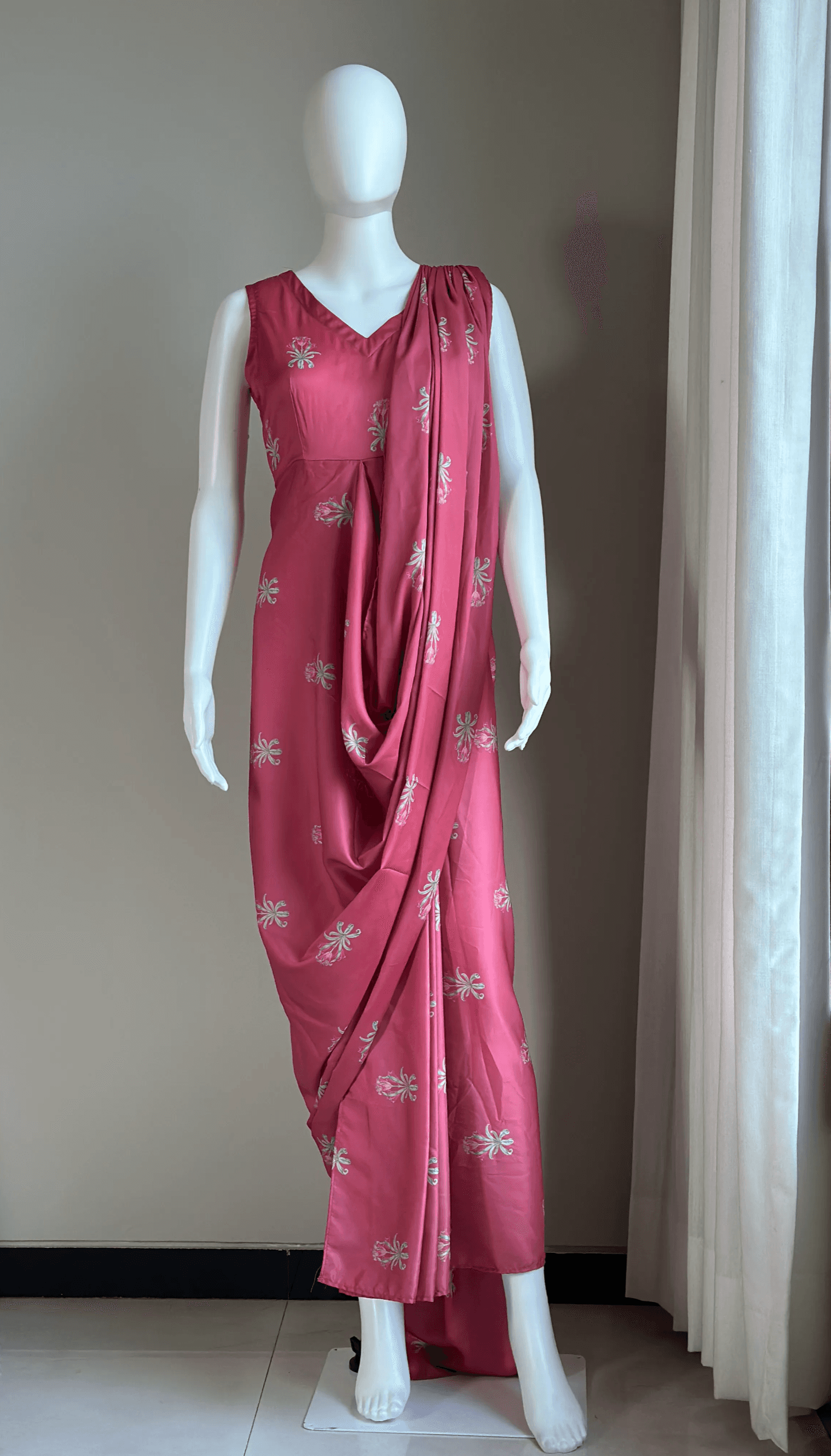 Kurtas, dresses, sarees — head to base, no cropping.