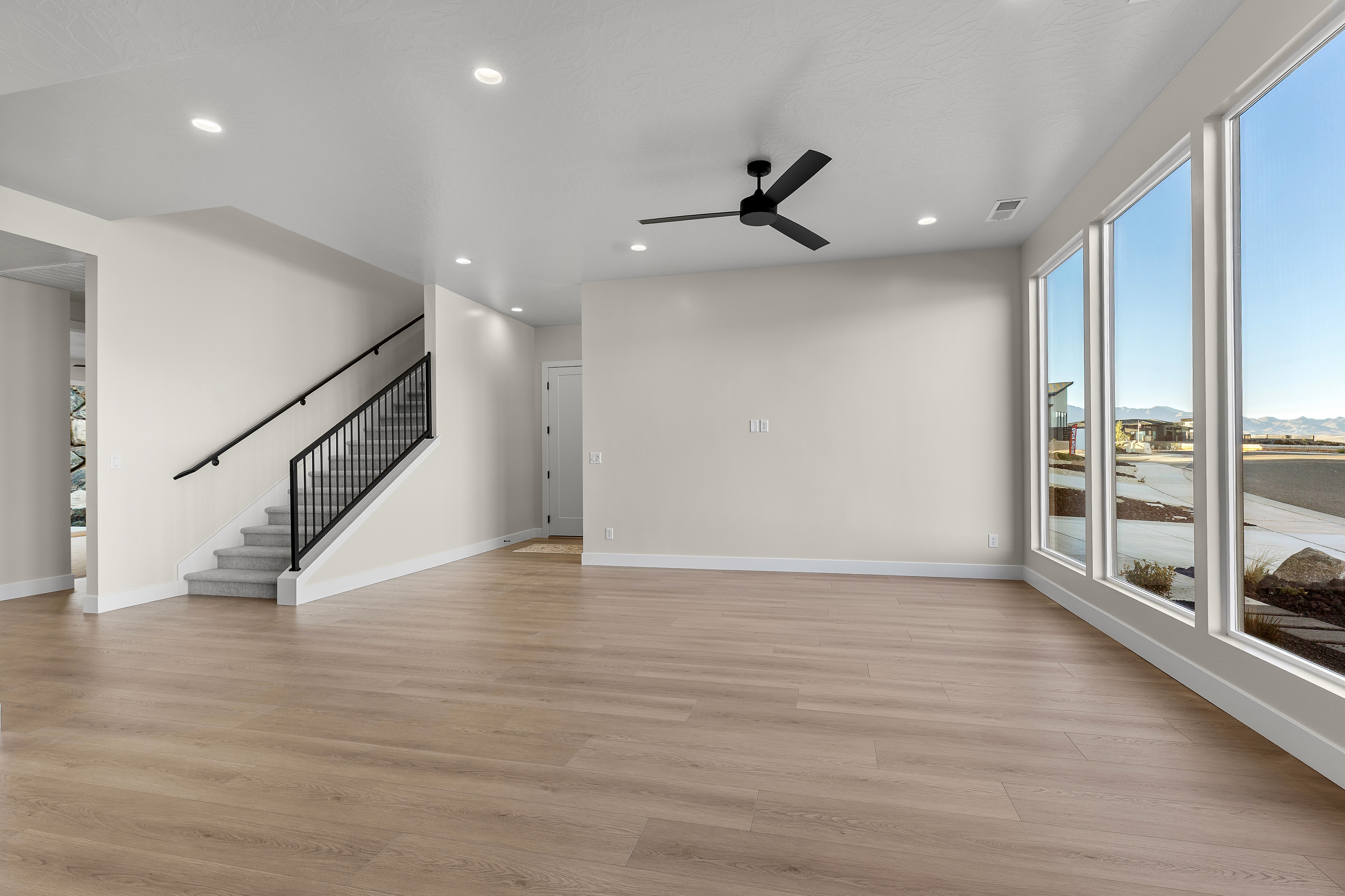Open living space with natural light and great views in a Southern Utah home