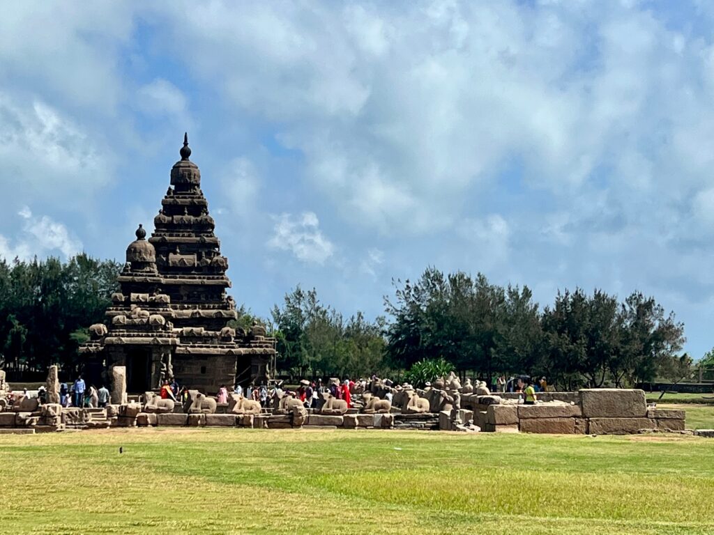 Shore temple of Mahabalipuram with the enclosure of Nandis around it.