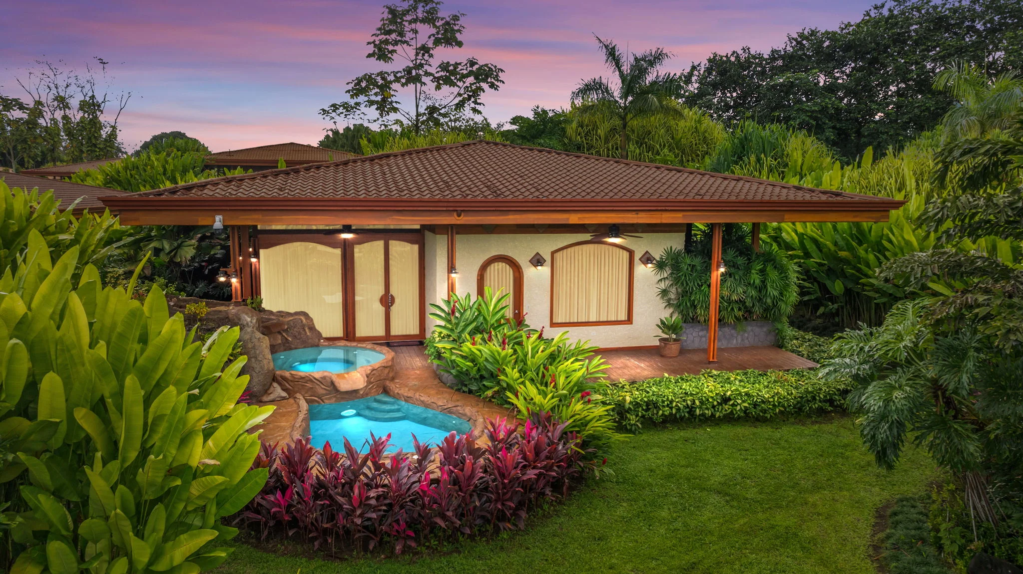 Villa Torres at sunset in Arenal Hills