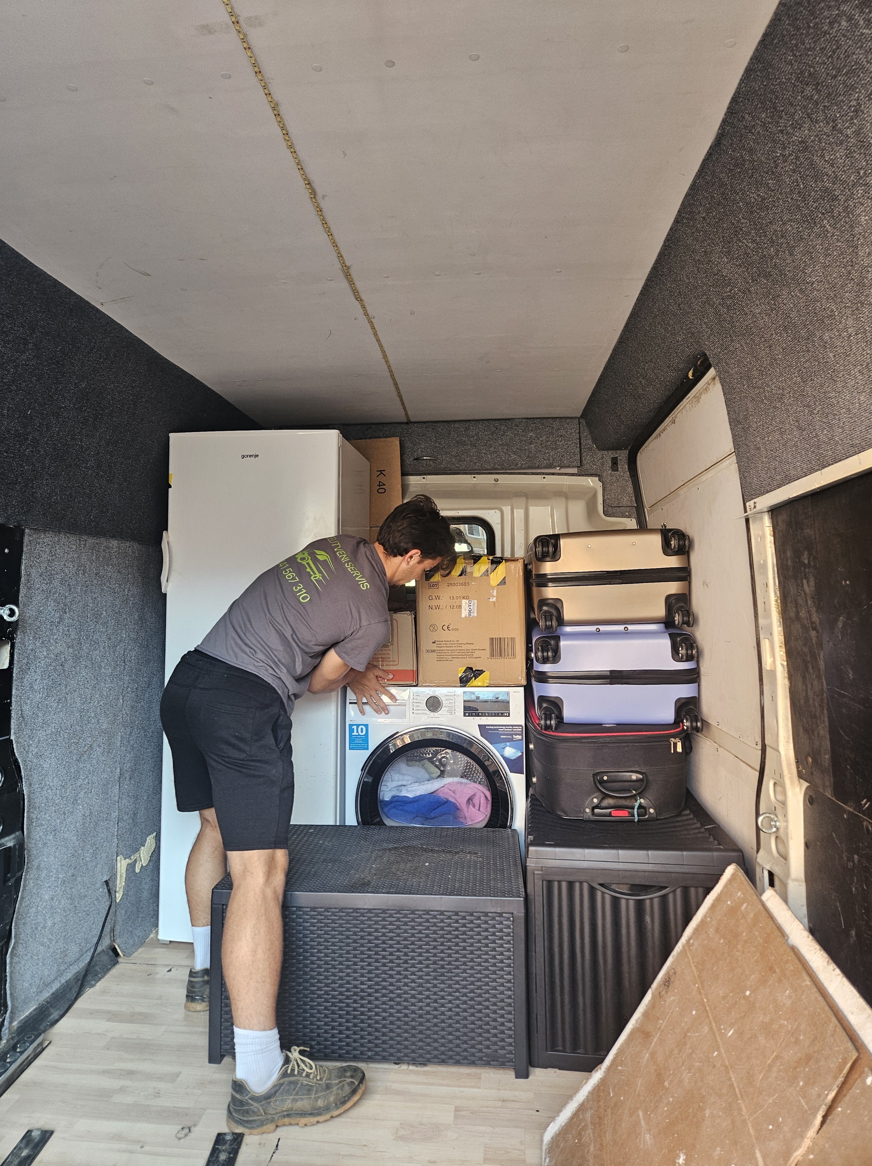 Skrbno zlaganje pohištva in osebnih stvari pri selitvi