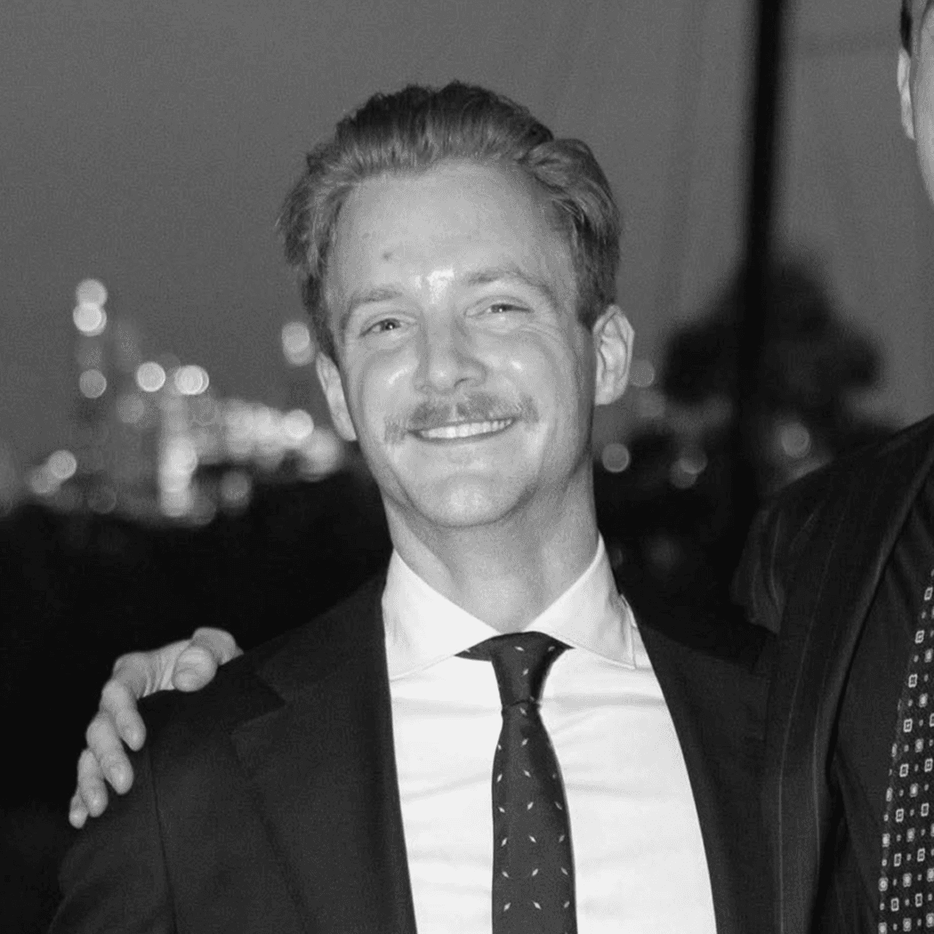 a person with the hands on the chin