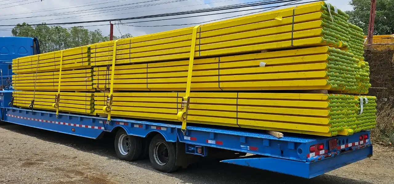 Vigas de madera de alta resistencia de Barmo listas para entrega.