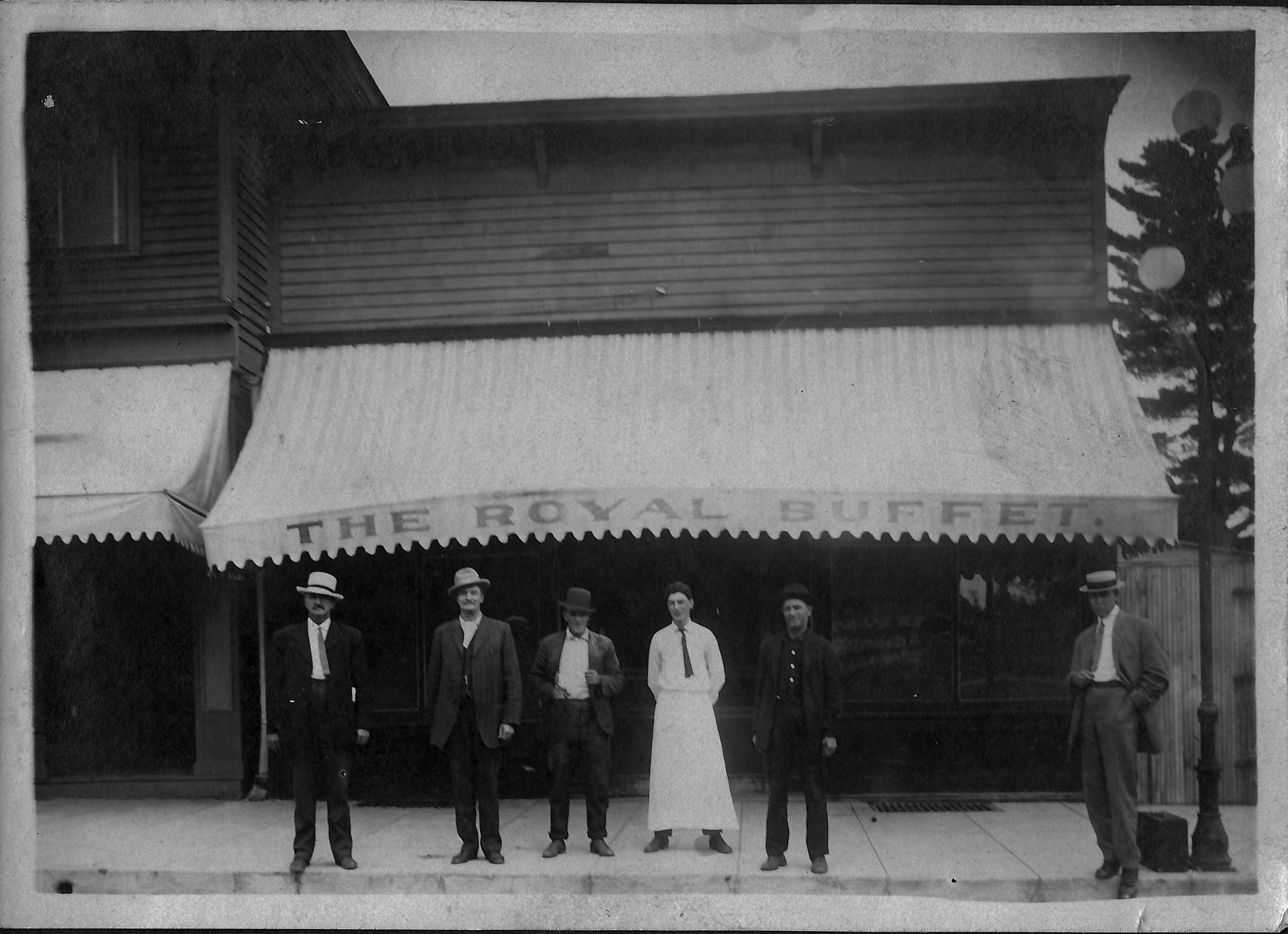  Royal Buffet, Kindred Avenue, Grand Rapids, Minn ca. 1900-1905 